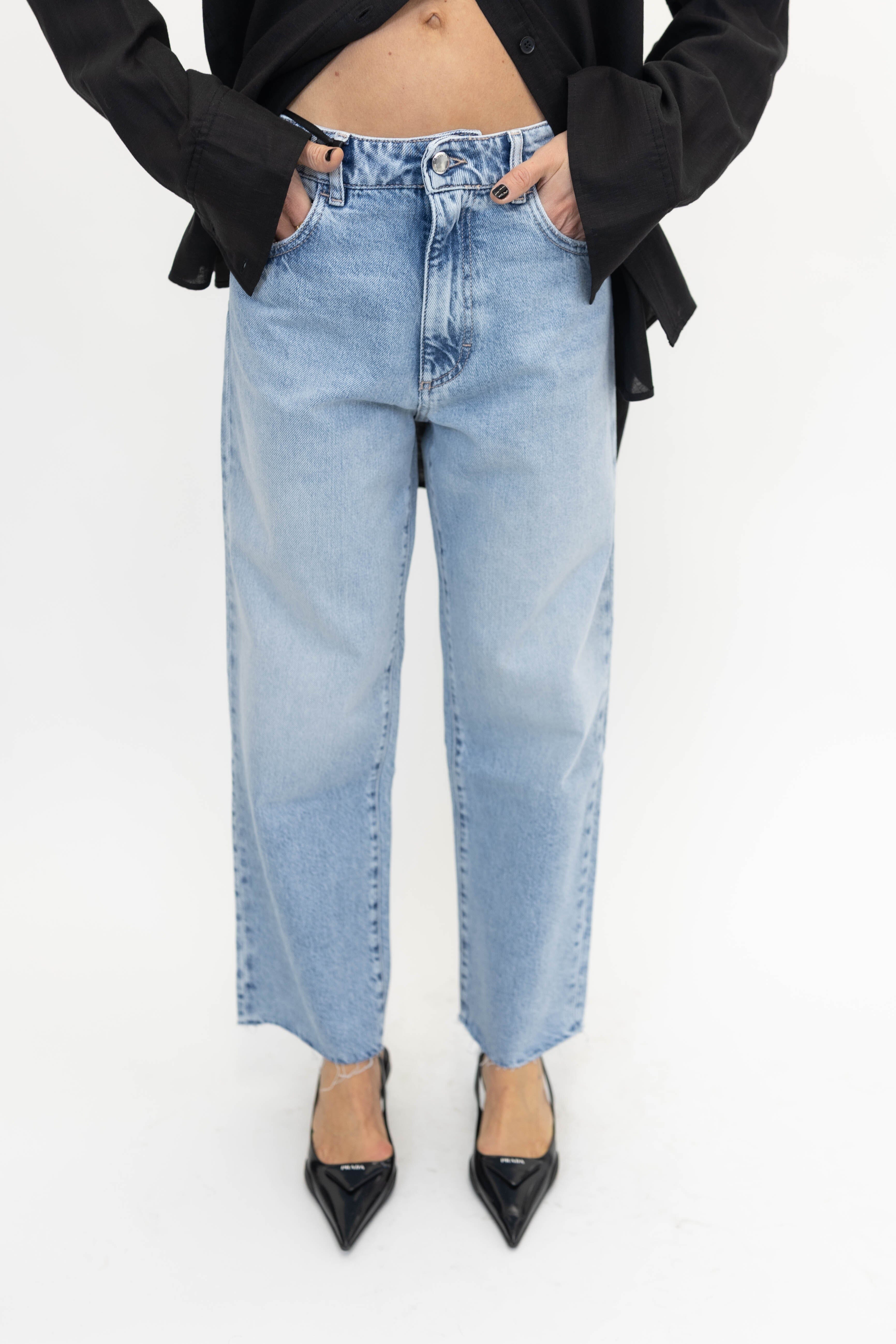 JILL STRAIGHT JEANS IN SKY JEANS ICON DENIM 