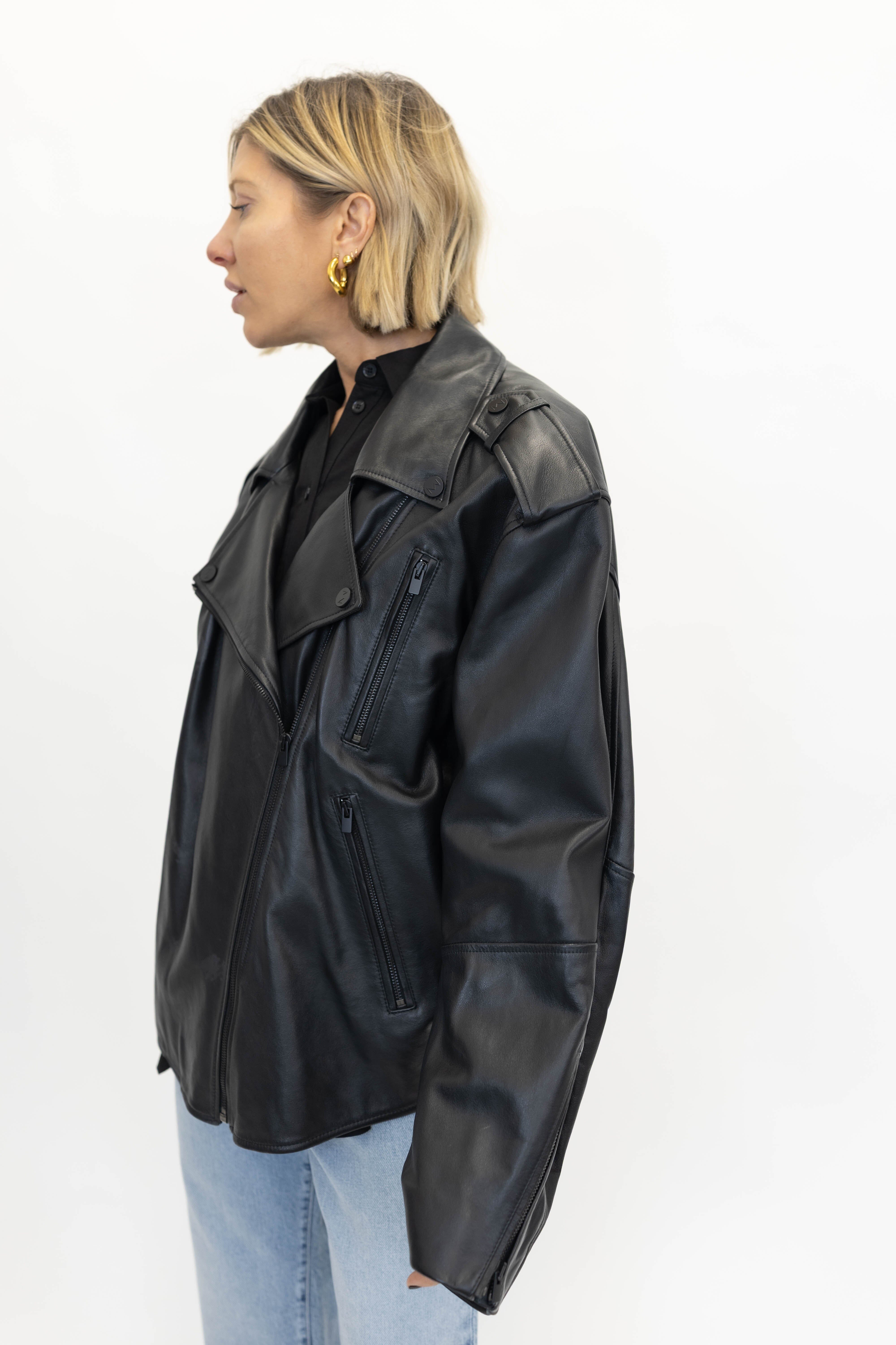 BEZONS LEATHER JACKET IN BLACK JACKET THE MANNEI 