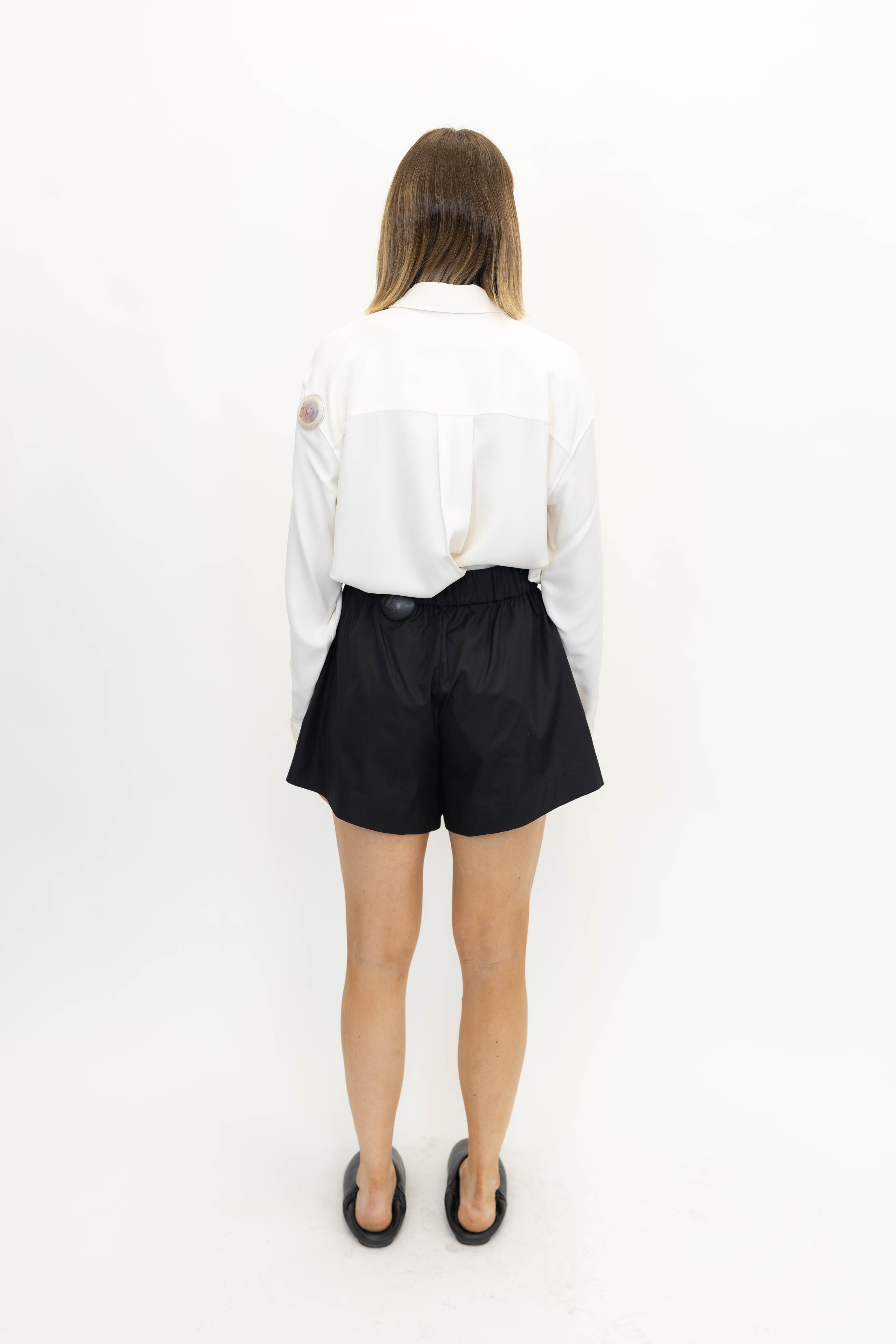 JOJO SHORTS IN BLACK SHORT STYLEIN 