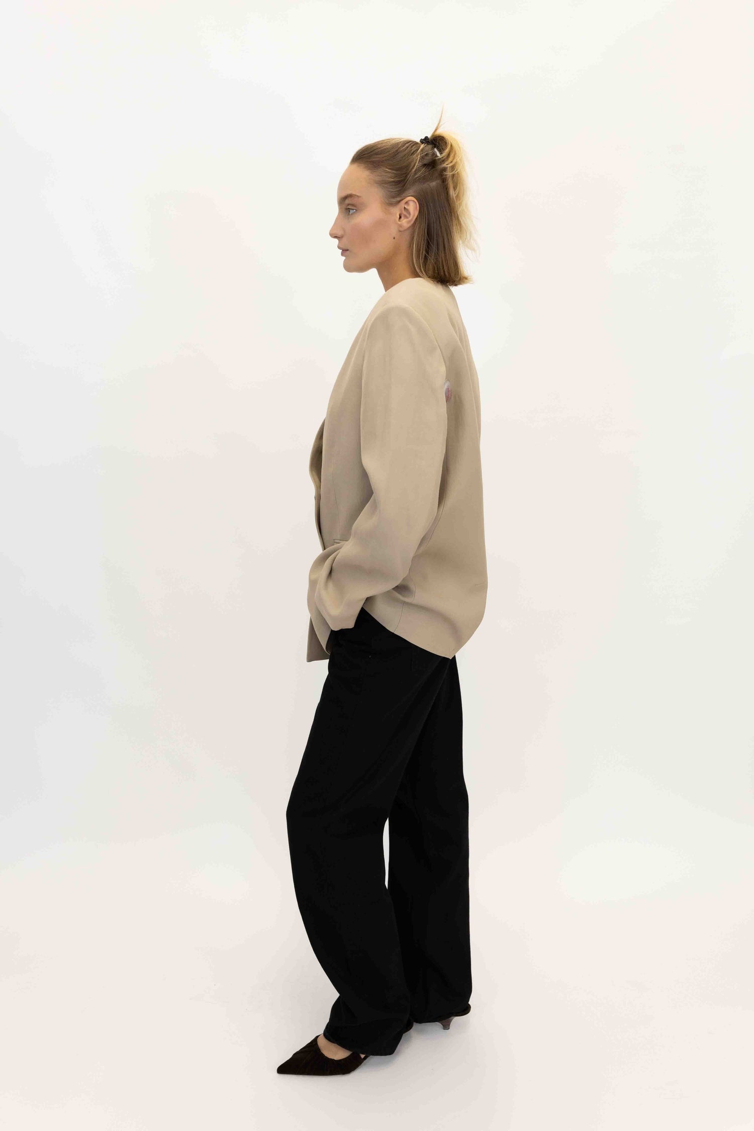 MARON BLAZER IN FAWN BLAZER ANINE BING 
