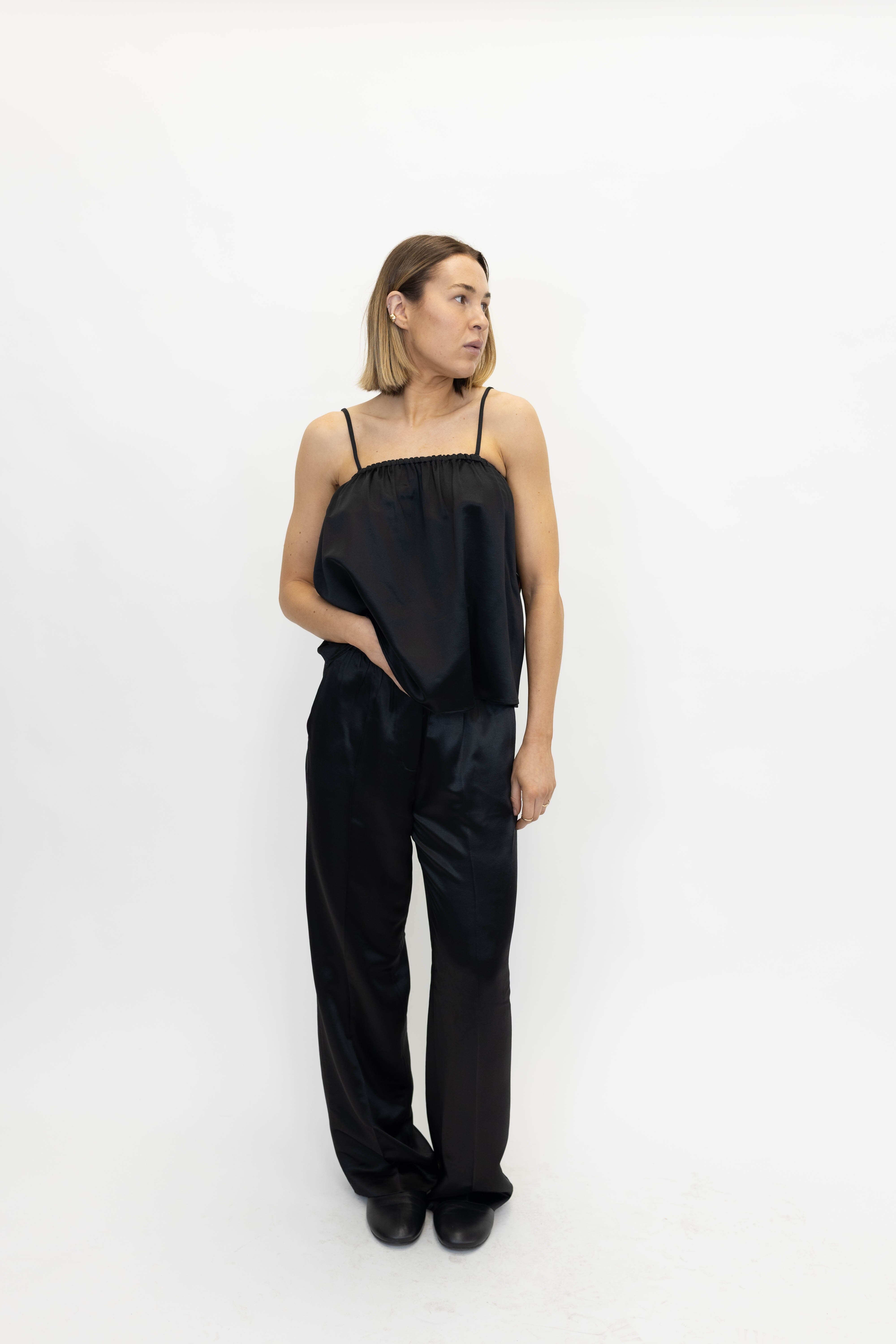 SILK SINGLET IN BLACK TOP SOFT GOAT 
