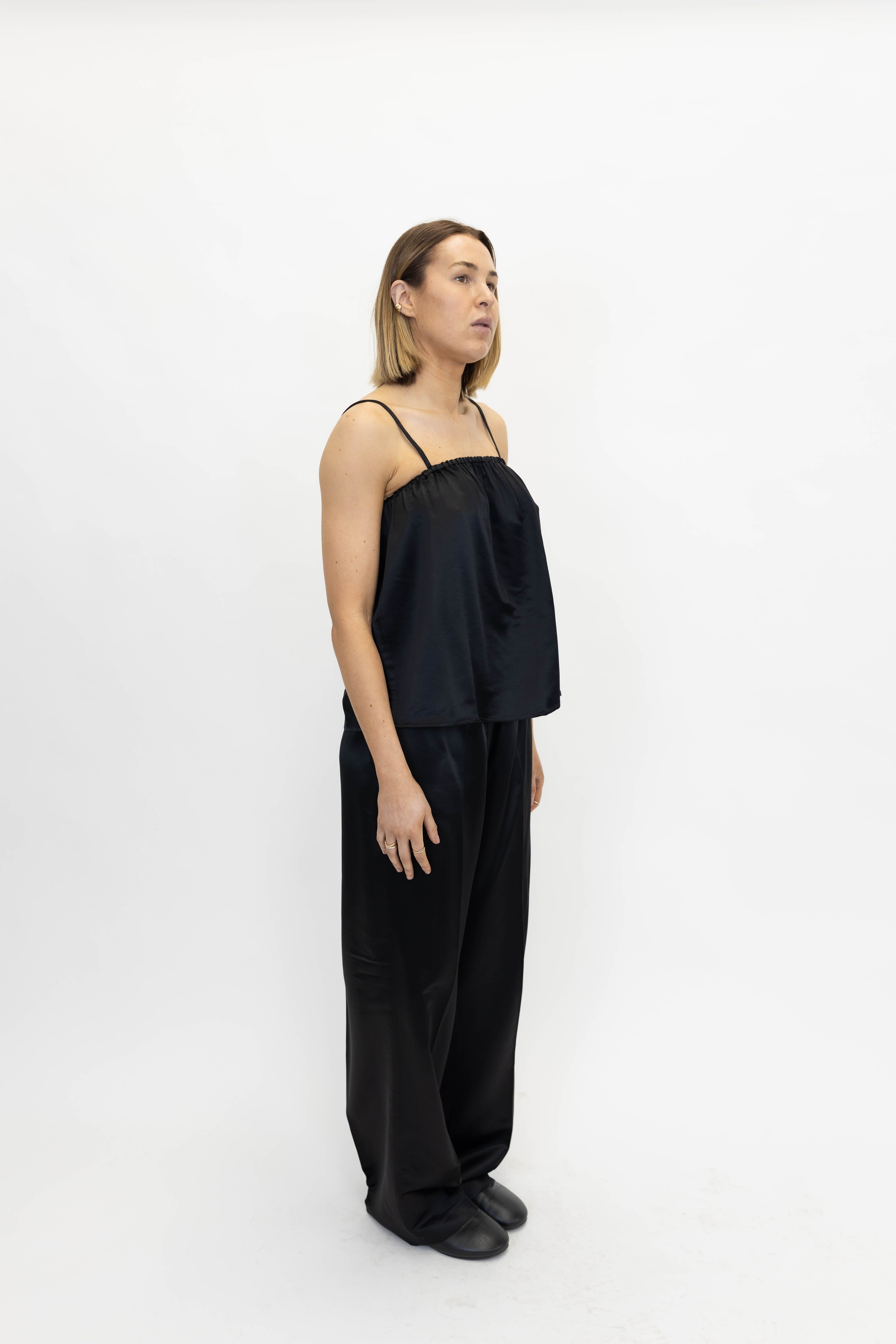 SILK SINGLET IN BLACK TOP SOFT GOAT 