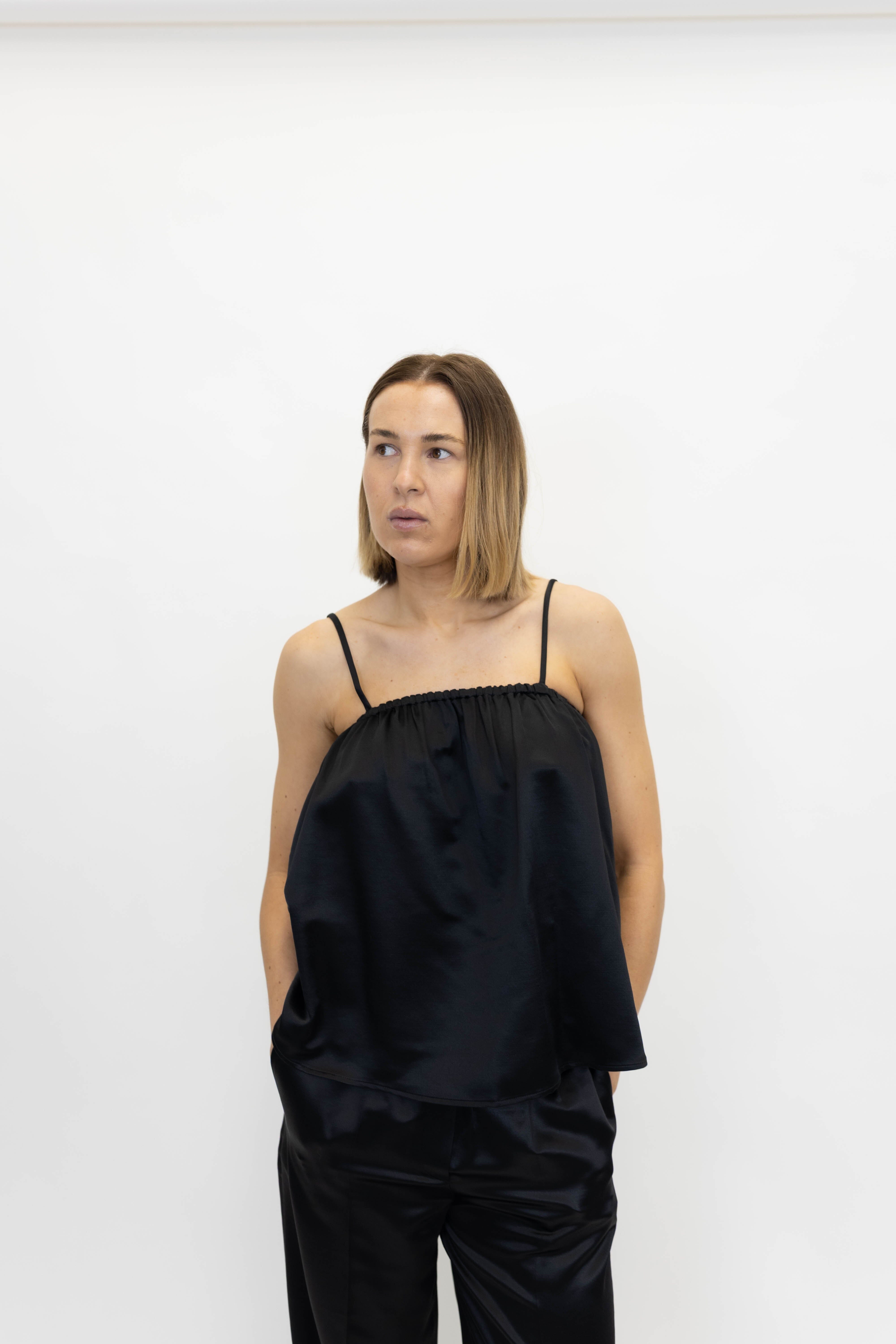 SILK SINGLET IN BLACK TOP SOFT GOAT 