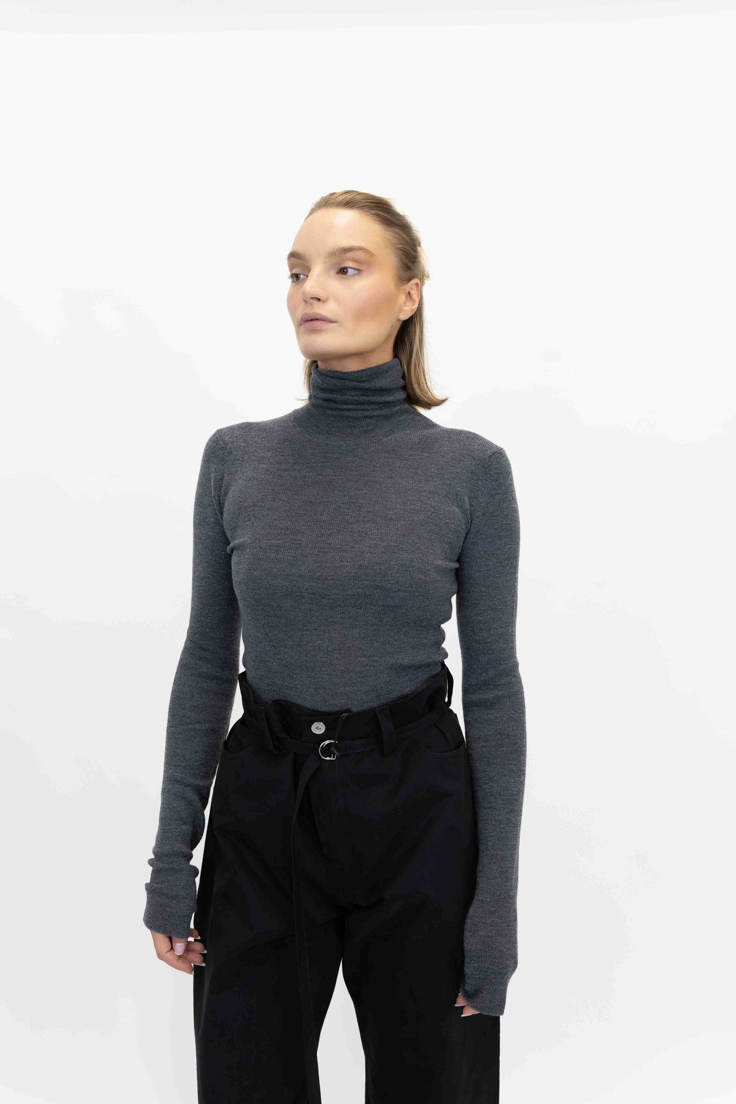 CARA SWEATER BODY IN GREY SWEATER HAIKURE 