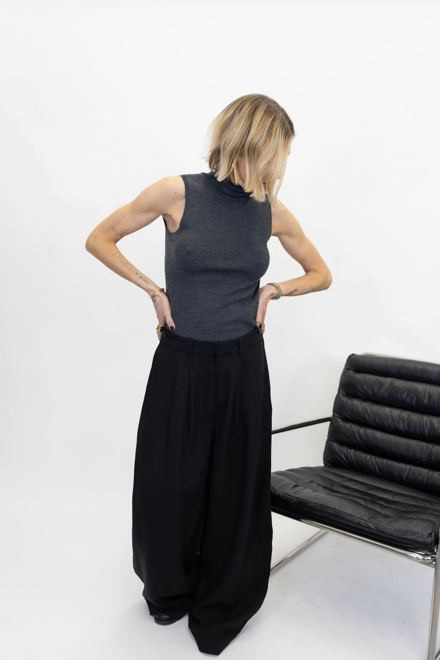 KAYLA SLEEVELESS KNIT IN CHARCOAL TOP KURE 