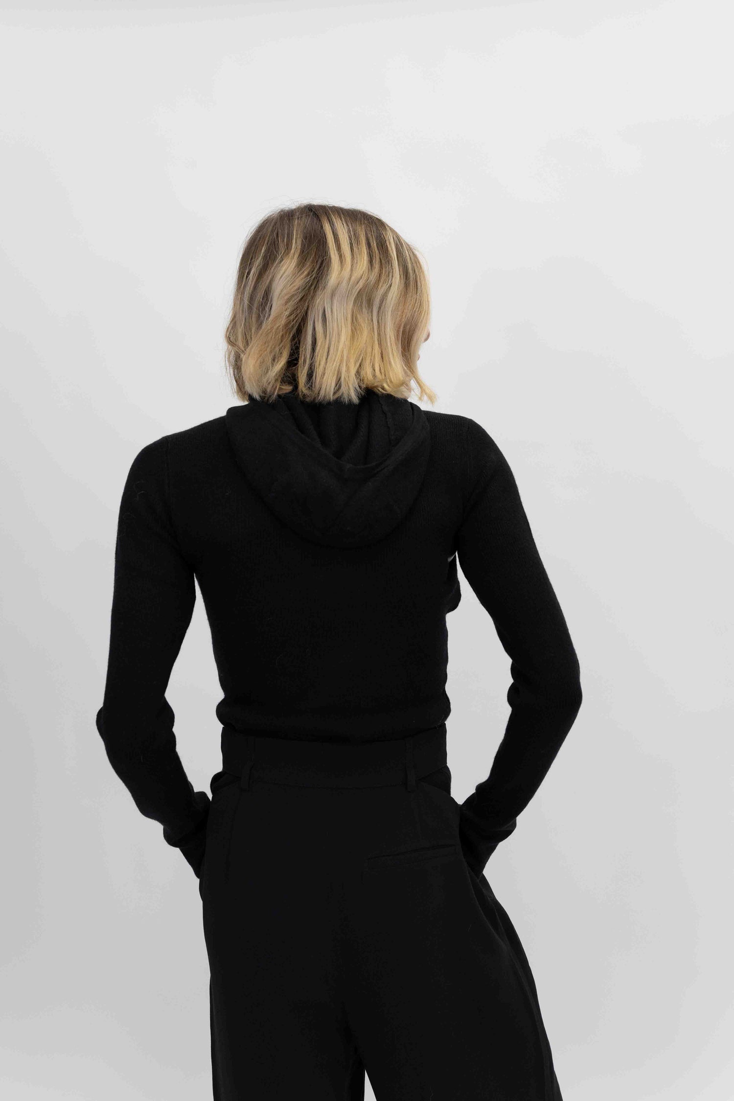 ALANIS HOOD KNIT IN BLACK KNIT OVAL SQUARE 