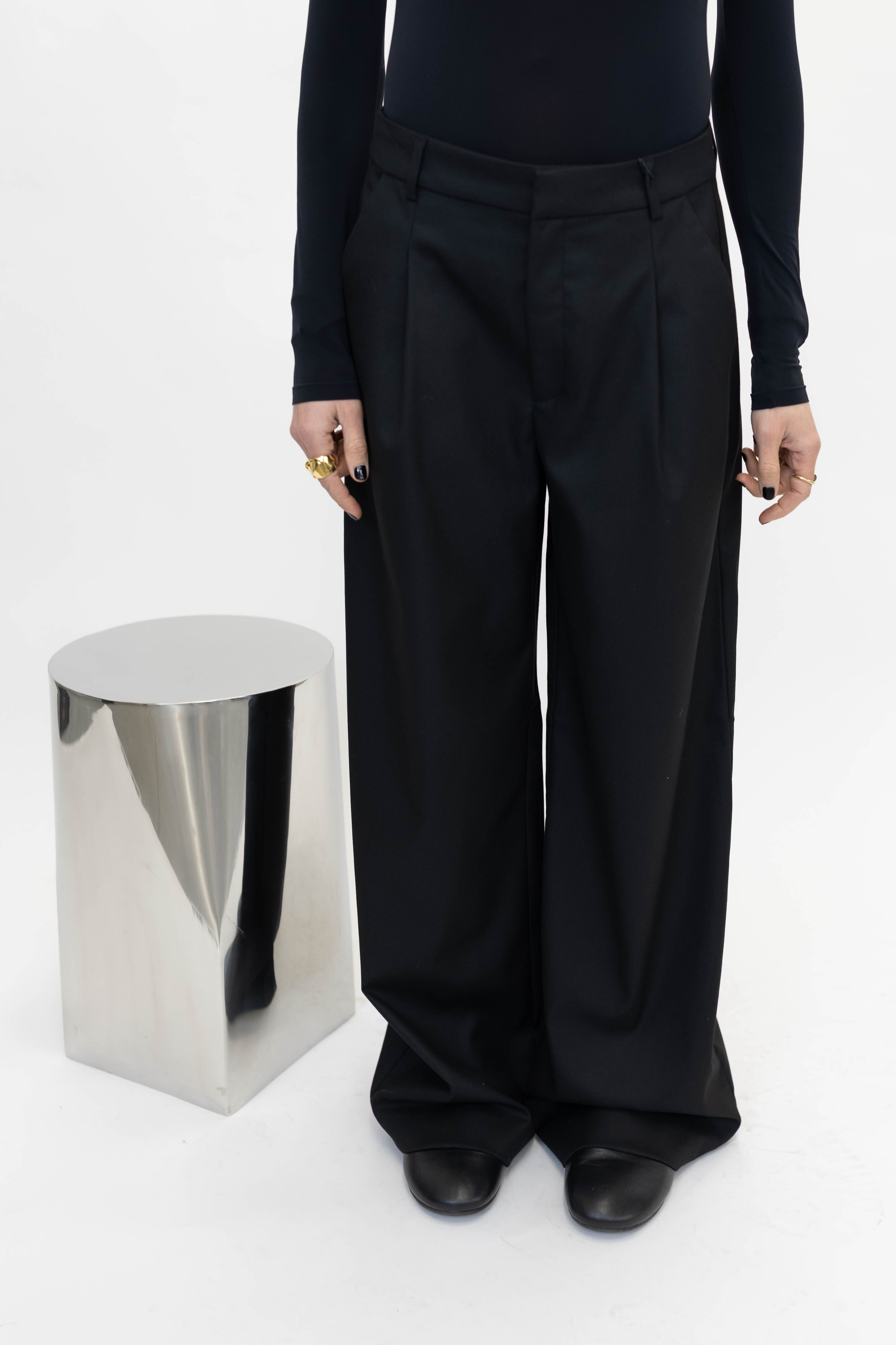 PAULA MID RISE WIDE PANTS IN BLACK PANTS GESTUZ 