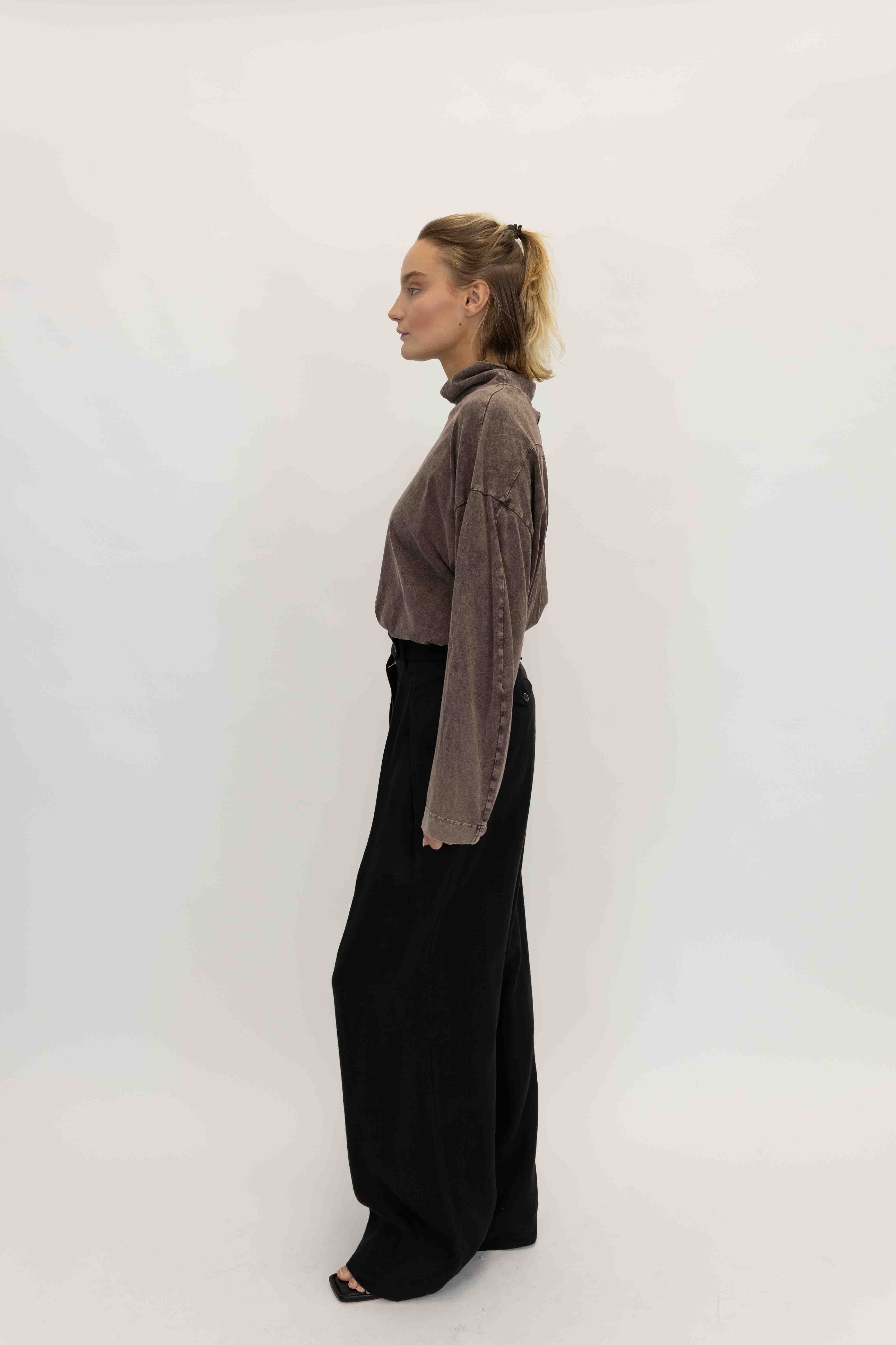 IVY MARBLE MOCKNECK IN EBONY TSHIRT HAIKURE 