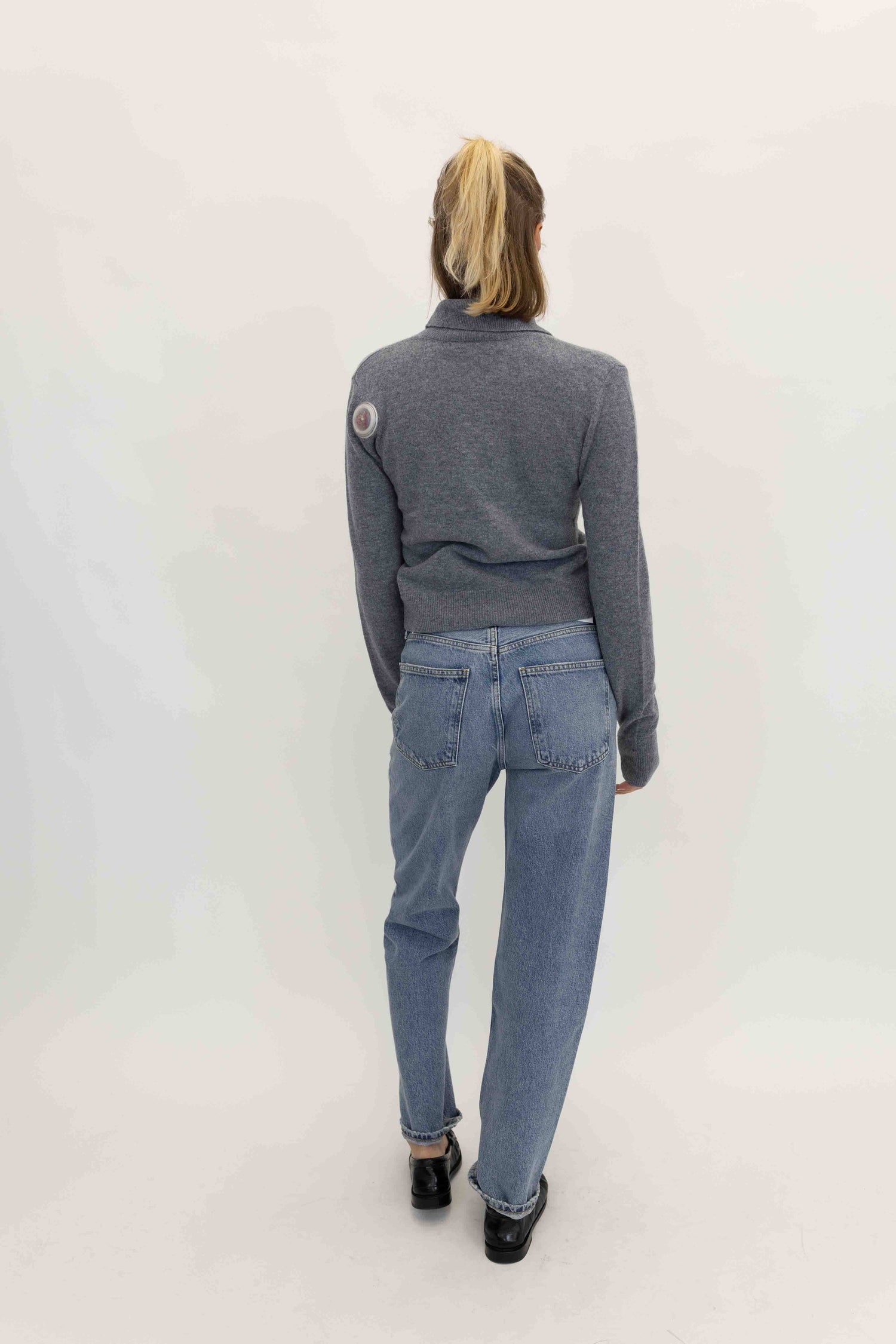 LIGHT KNIT CARDIGAN IN LIGHT GREY CARDIGAN REMAIN 