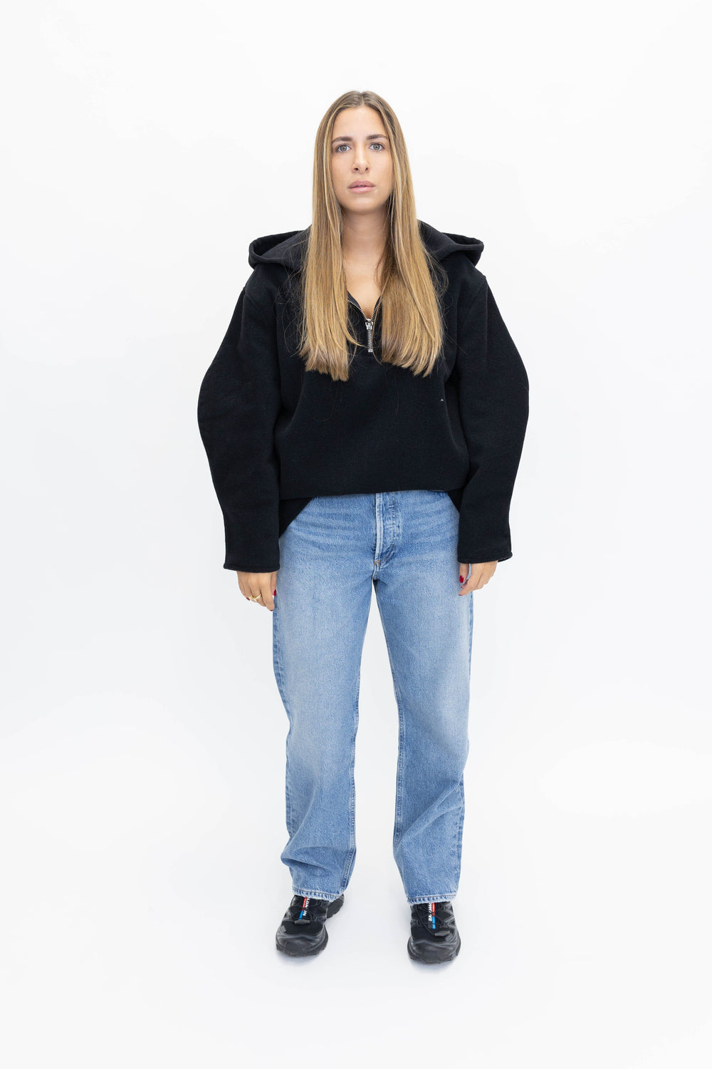 HOODIE IN BLACK SWEAT STUDIO CUT 