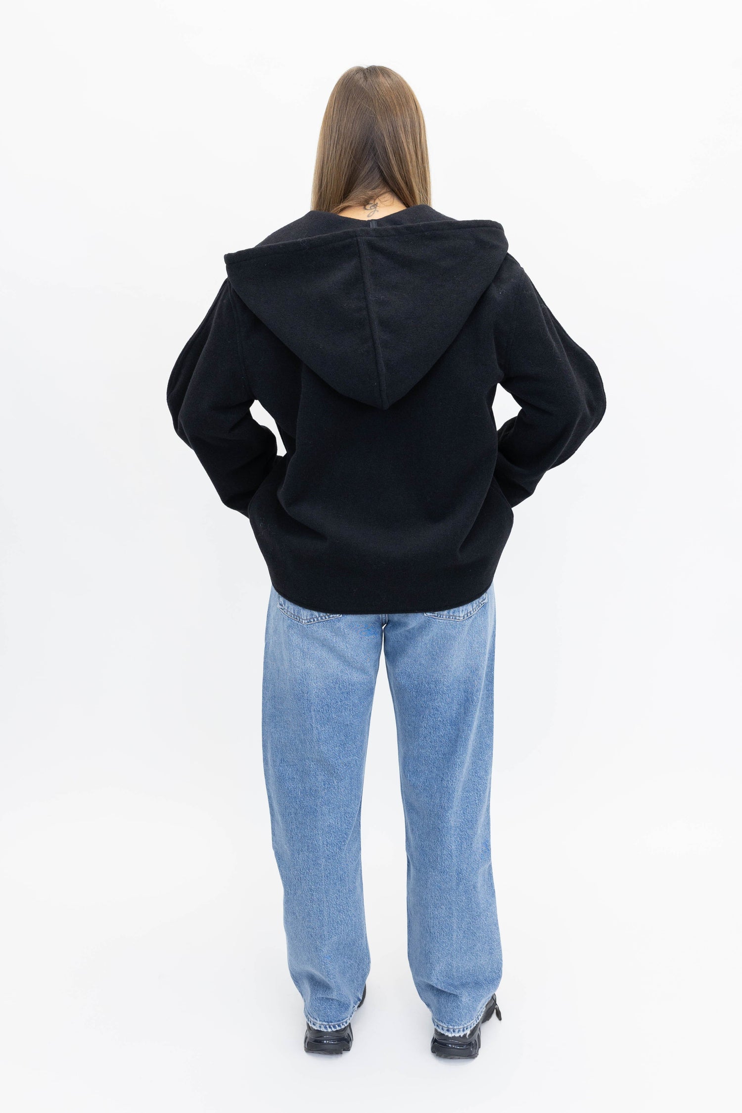 HOODIE IN BLACK SWEAT STUDIO CUT 