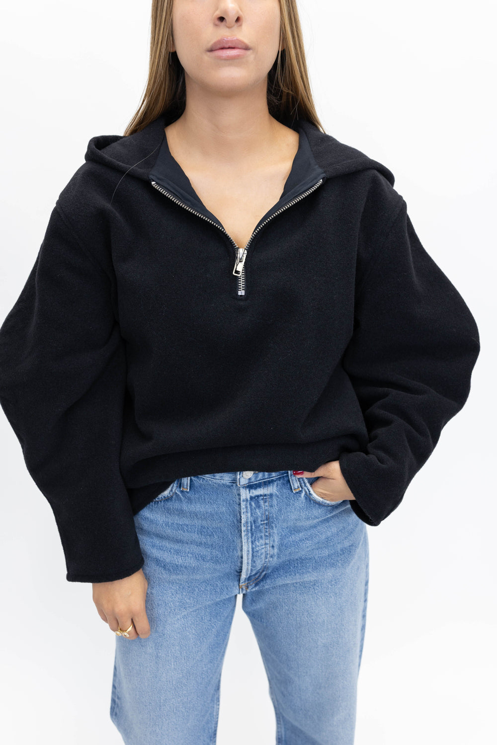 HOODIE IN BLACK SWEAT STUDIO CUT 
