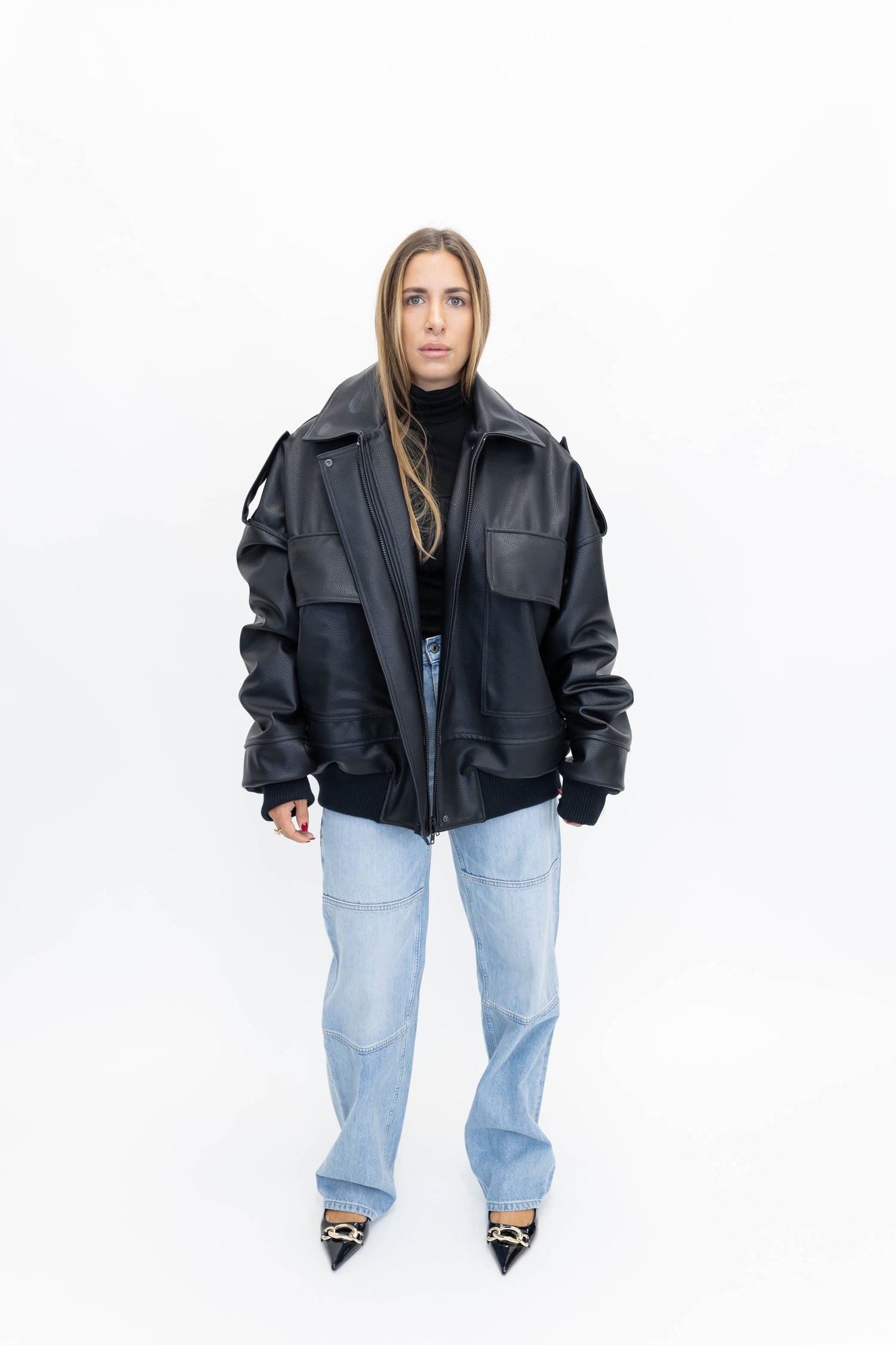 BOMBER IN DARK BROWN BOMBER STUDIO CUT 