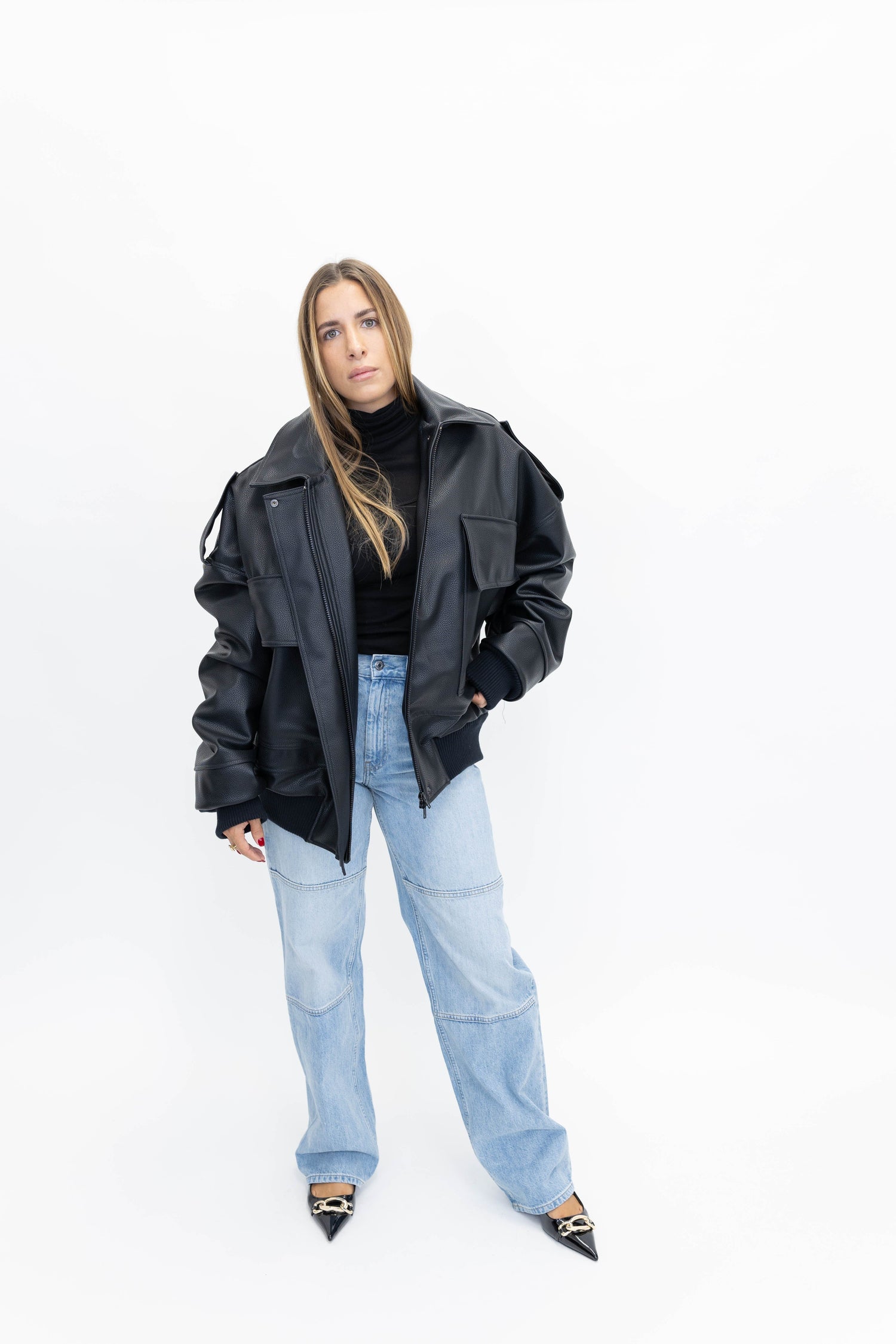 BOMBER IN DARK BROWN BOMBER STUDIO CUT 