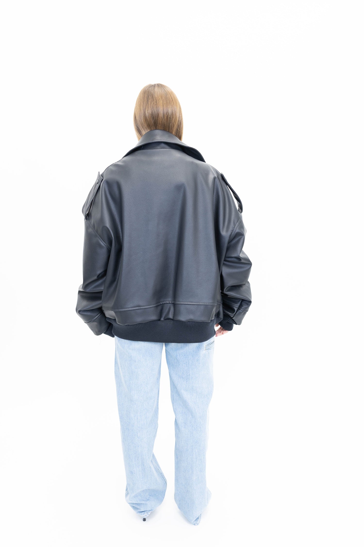 BOMBER IN DARK BROWN BOMBER STUDIO CUT 