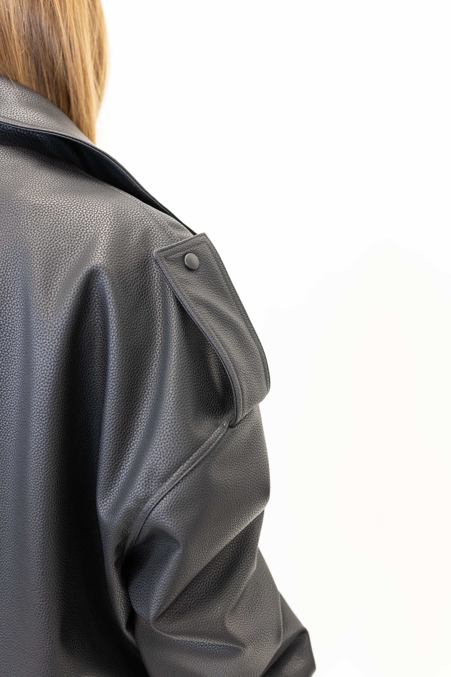BOMBER IN DARK BROWN BOMBER STUDIO CUT 