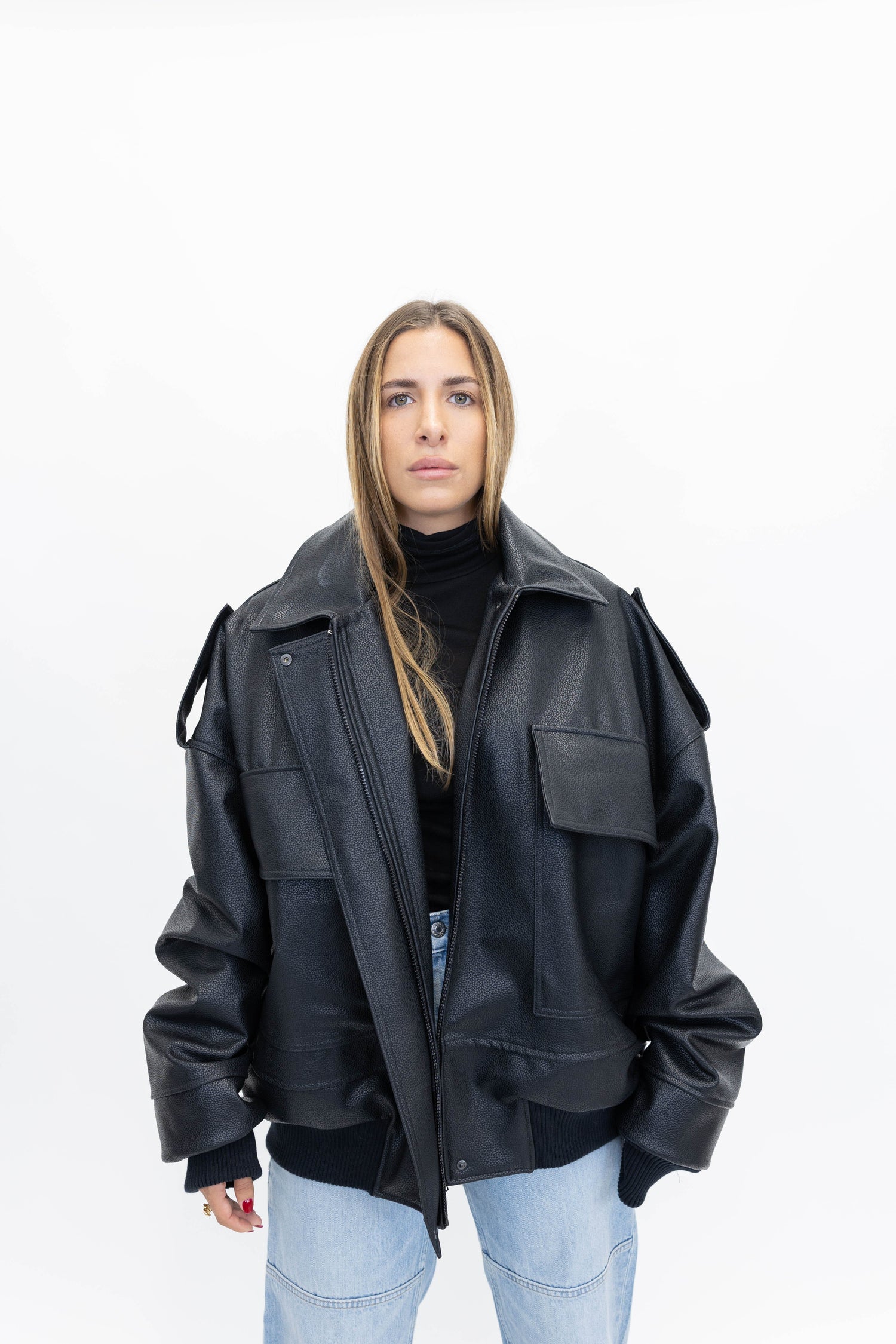 BOMBER IN DARK BROWN BOMBER STUDIO CUT 
