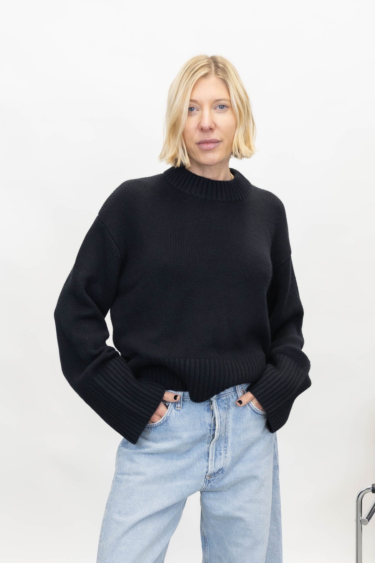 SONY SWEATER IN BLACK SWEATER LISA YANG 