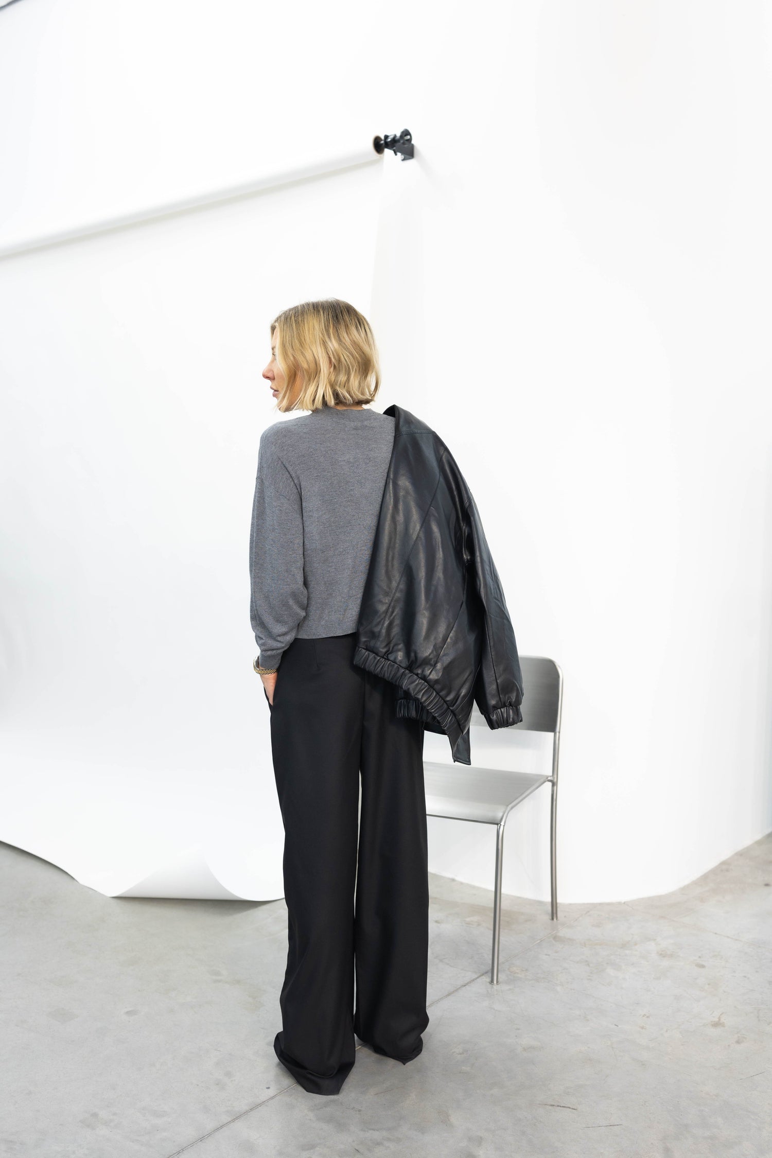 LYA PULLOVER IN DARK GREY KNIT IRO 