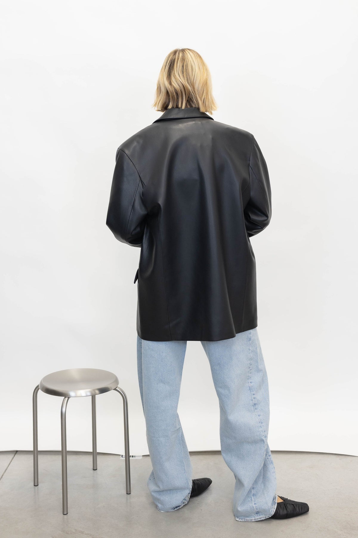 EMMIE OVERSIZED FAUX LEATHER BLAZER BLAZER STAND STUDIO 