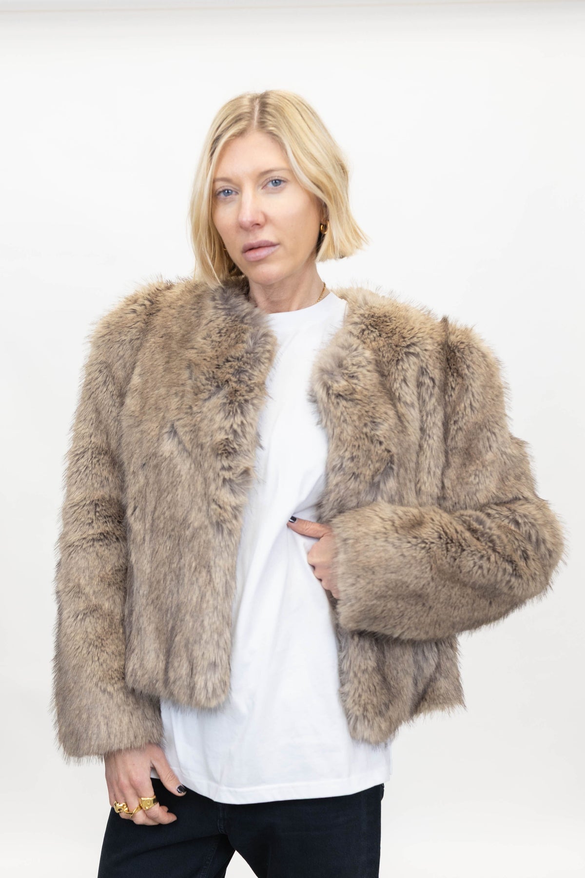 SADIE CROPPED JACKET IN NATURAL JACKET STAND STUDIO 