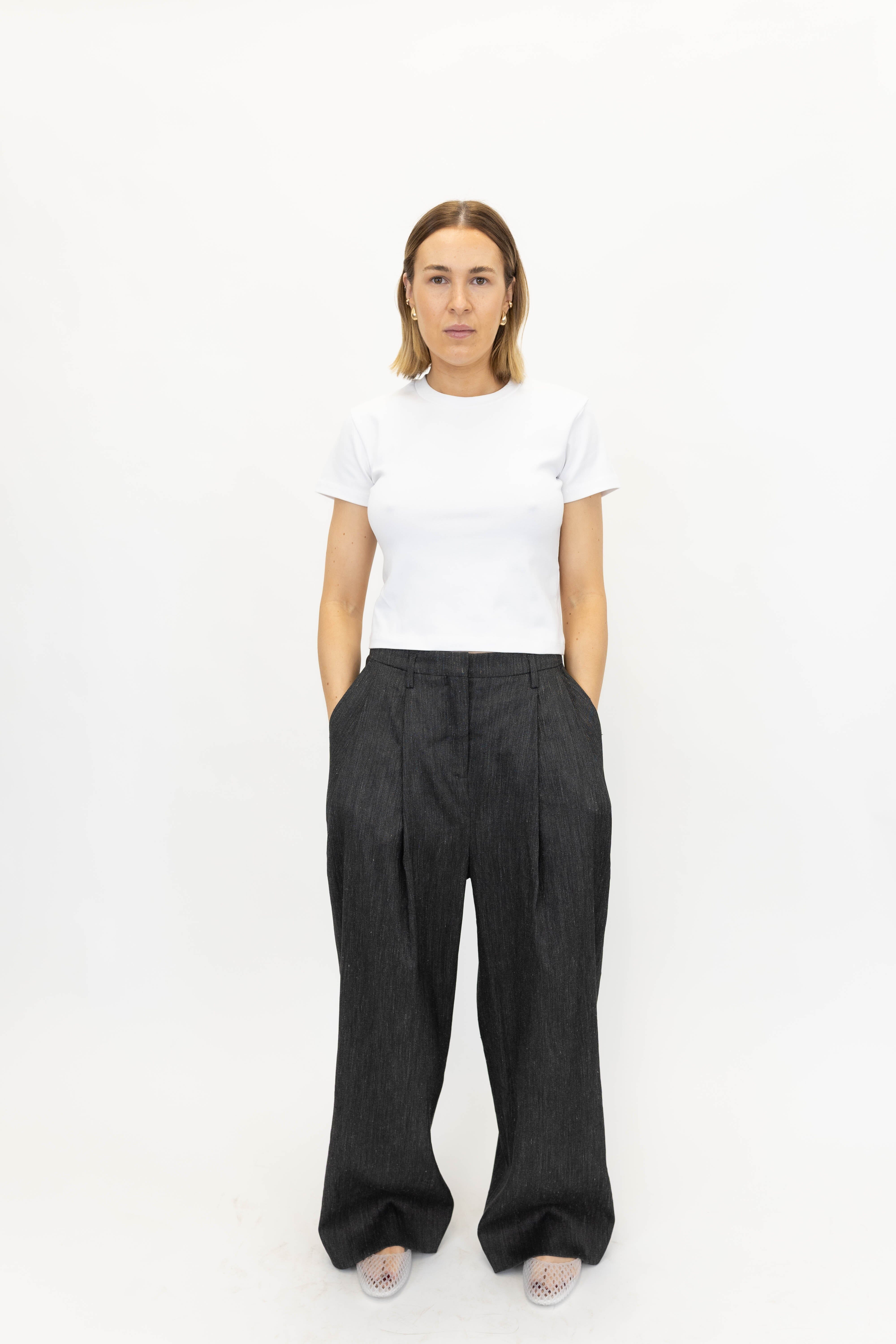 BOWIE MIDT WAIST PANTS IN DARK GREY PANTS HERSKIND 
