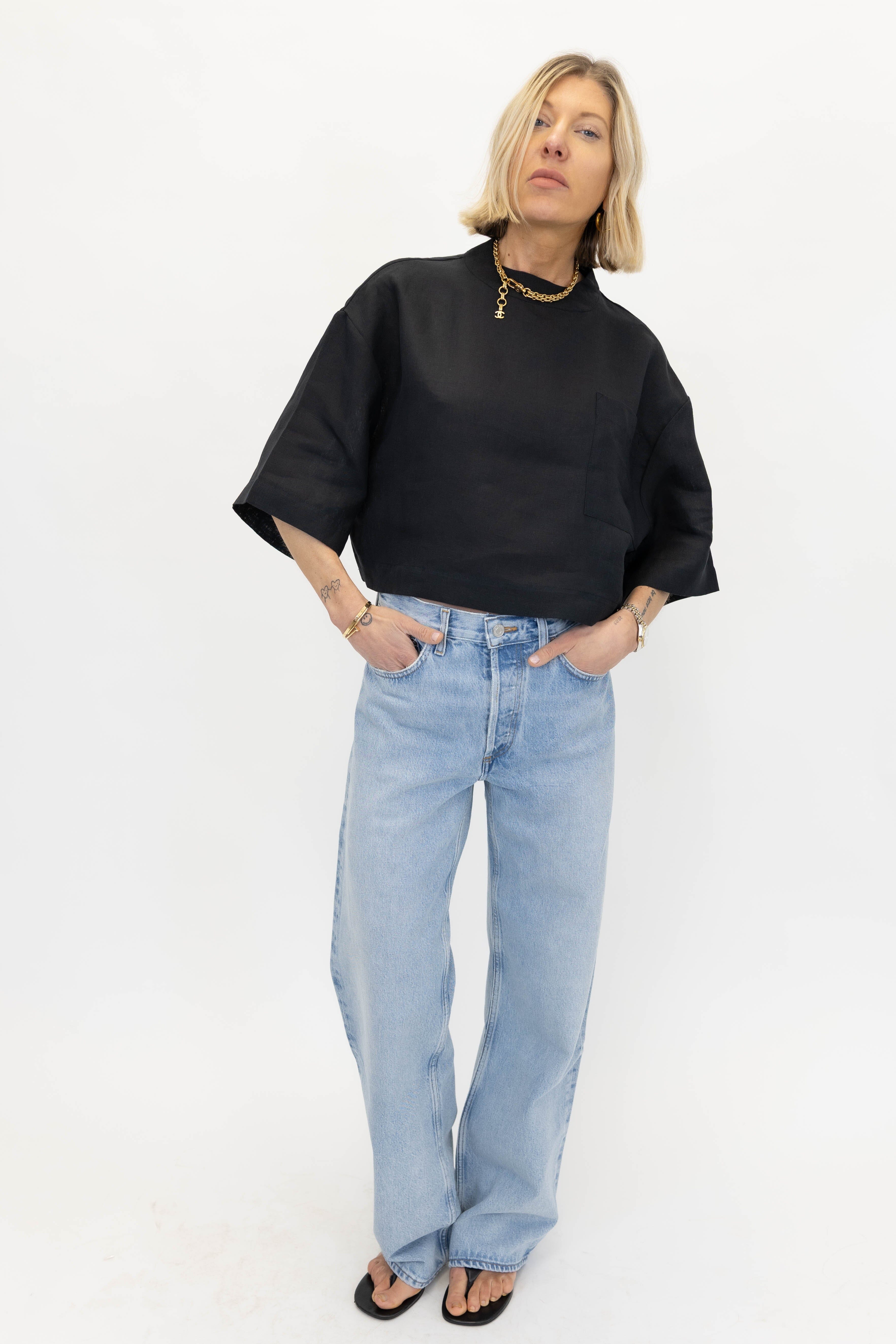 LINEN CROPPED TOP IN BLACK TOP STUDIO CUT 