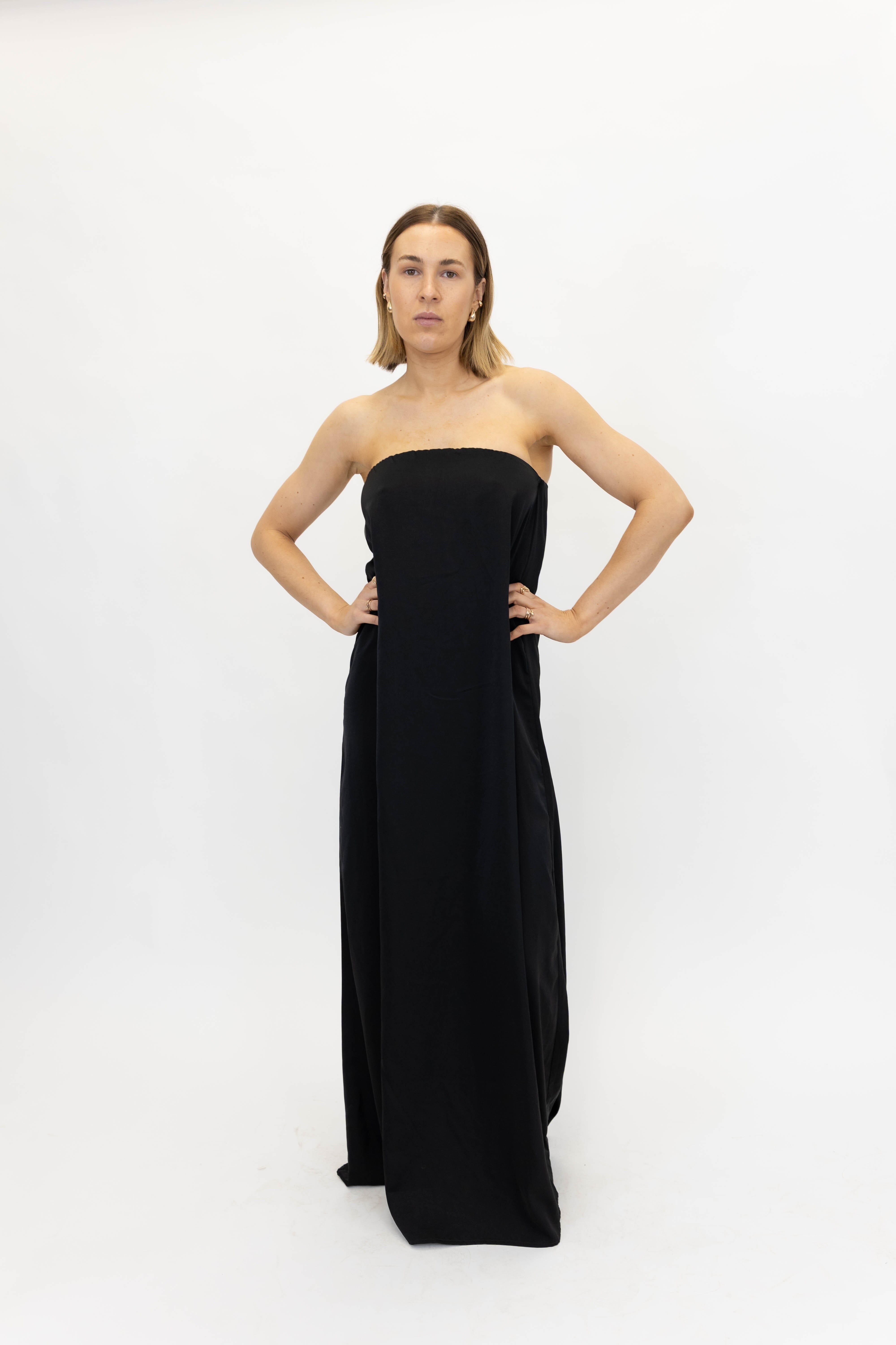 DION STRAPLESS MAXI DRESS DRESS . 
