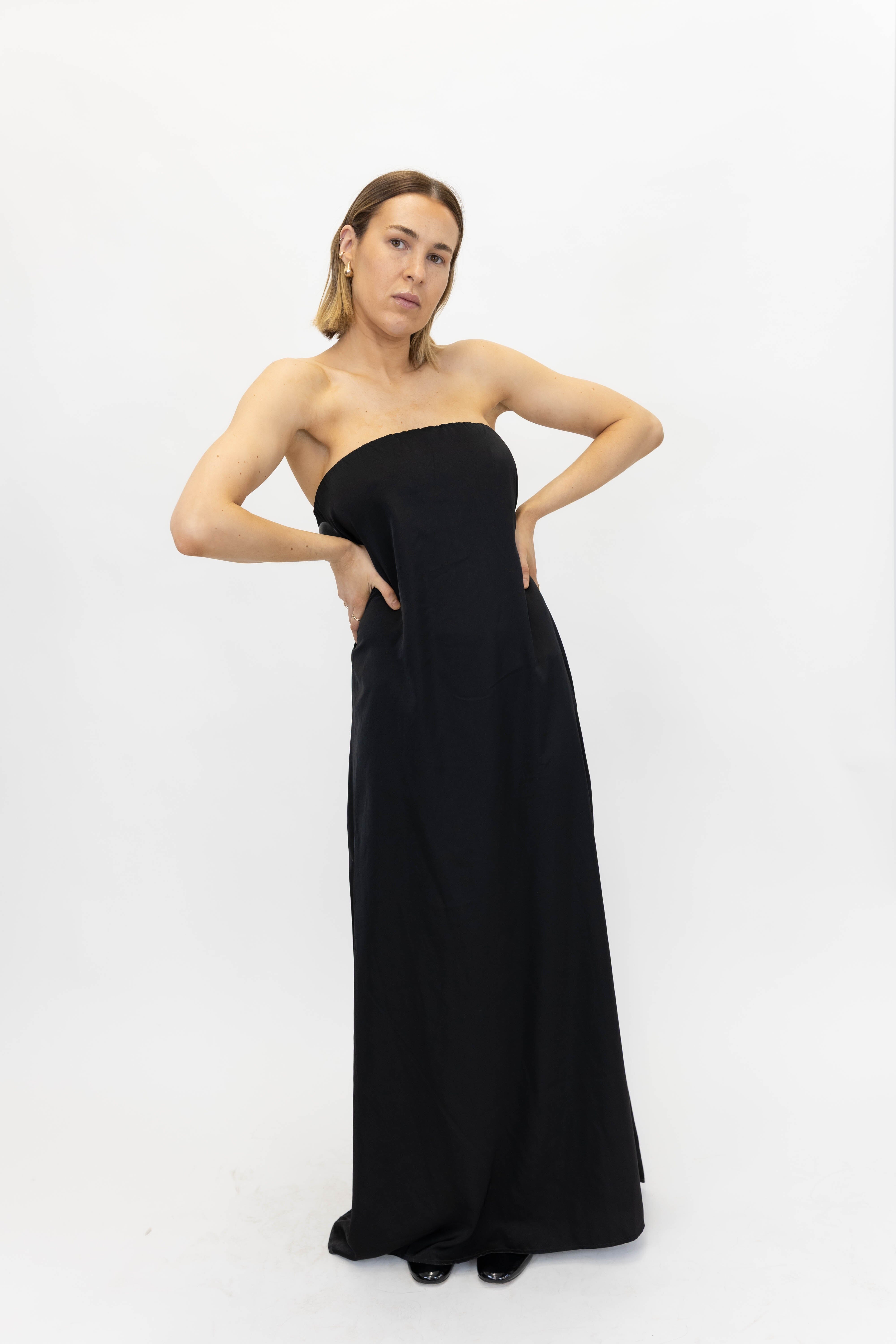 DION STRAPLESS MAXI DRESS DRESS . 