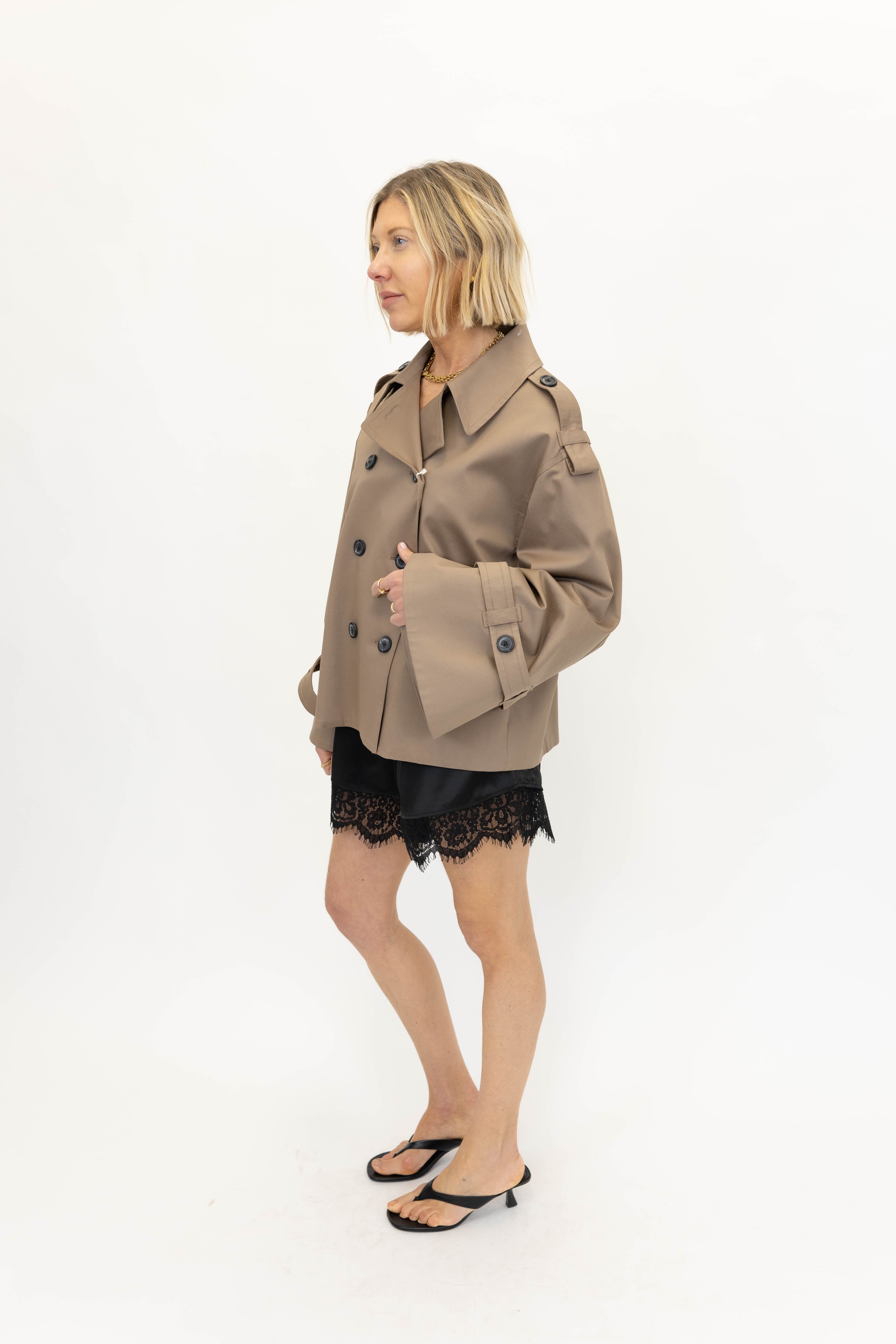 ALISANDRA TRENCH JACKET IN FOSIL JACKET MALENE BIRGER 
