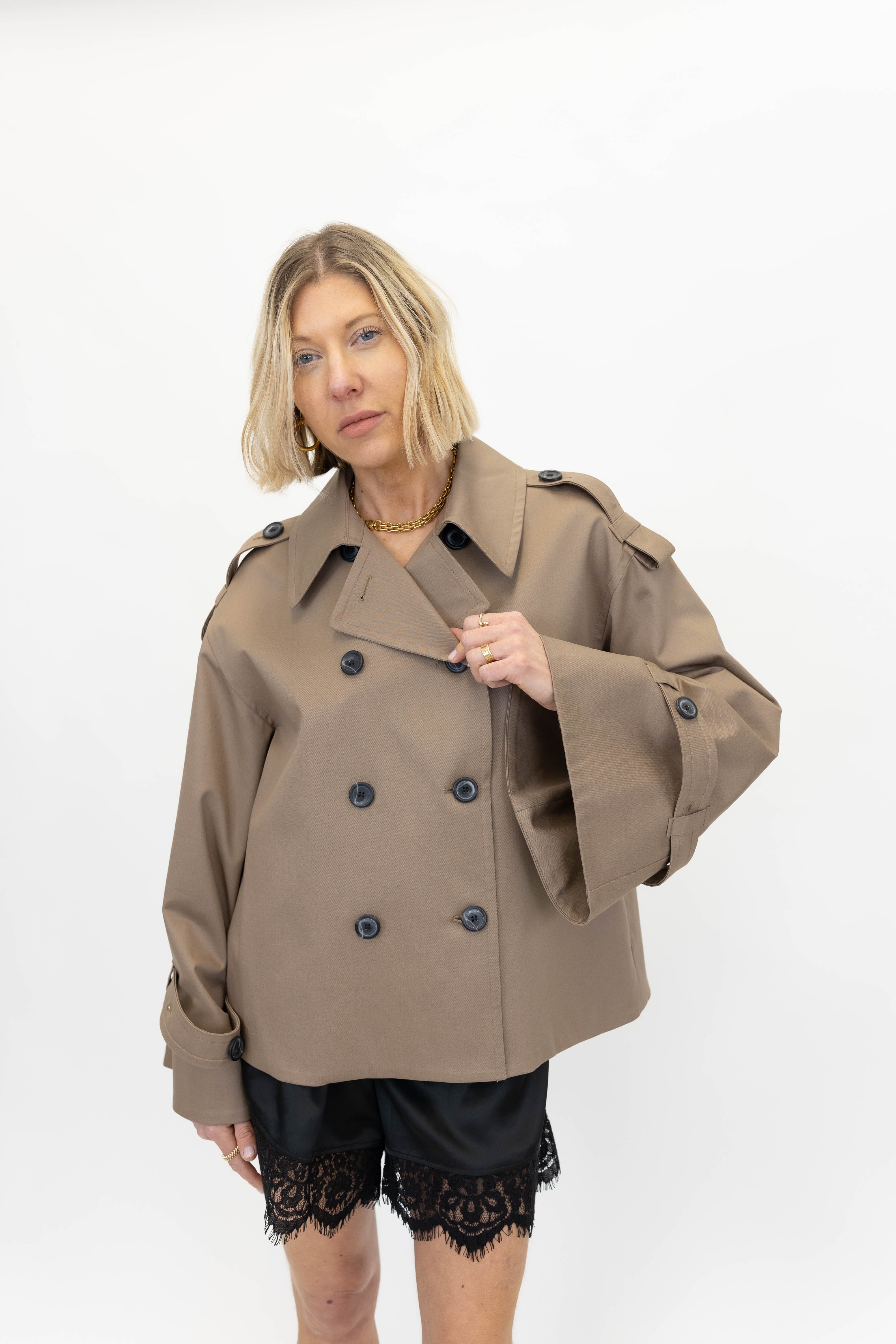 ALISANDRA TRENCH JACKET IN FOSIL JACKET MALENE BIRGER 