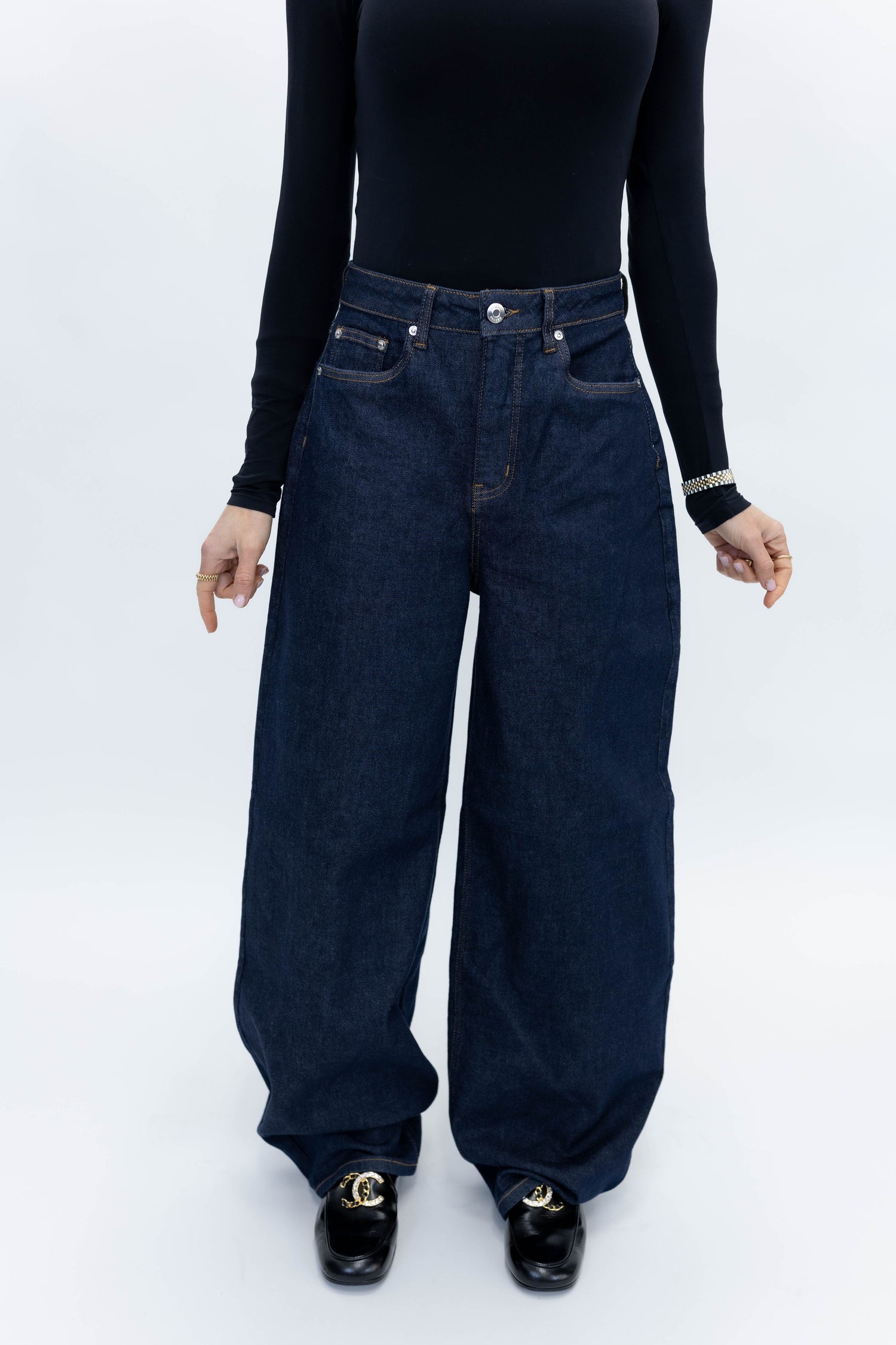 MAE HW BARREL JEANS IN DARK BLUE JEANS GESTUZ 