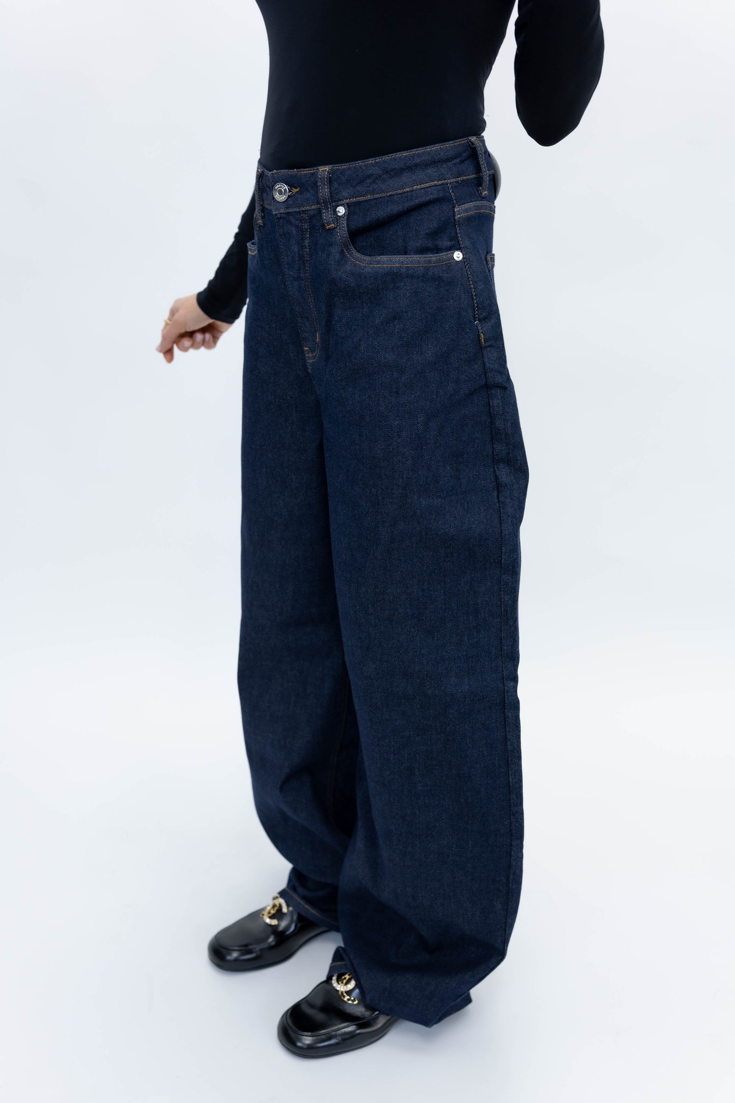 MAE HW BARREL JEANS IN DARK BLUE JEANS GESTUZ 