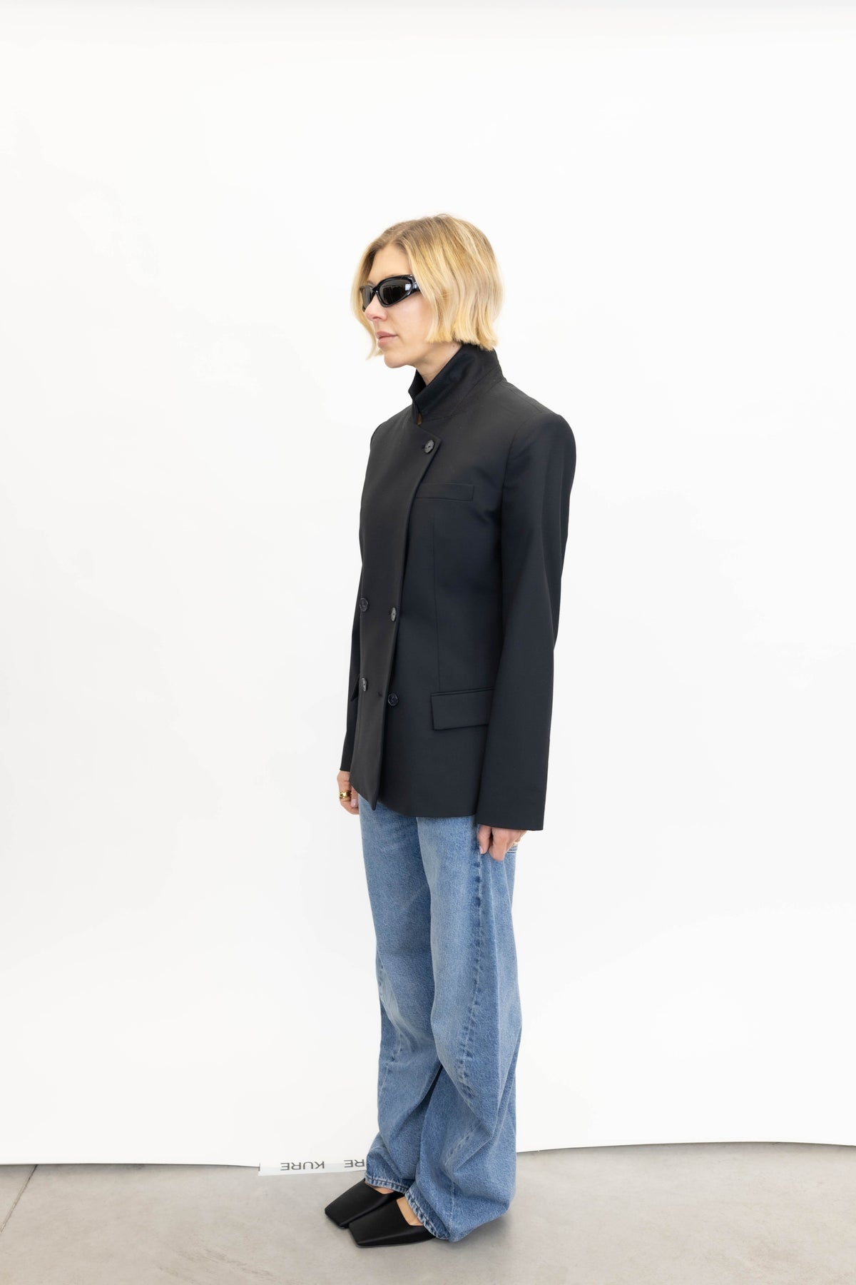 BLUFF JACKET IN BLACK JACKET IRO 