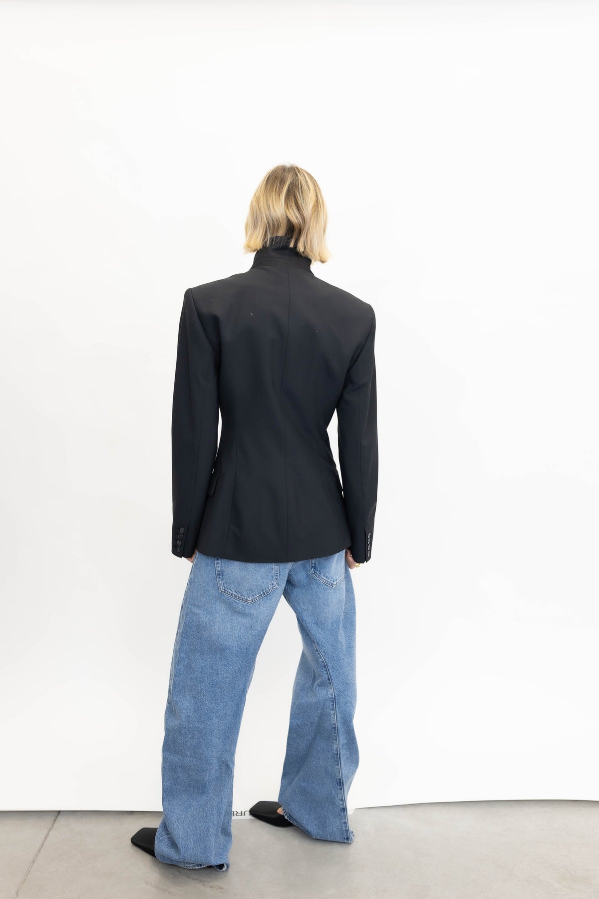 BLUFF JACKET IN BLACK JACKET IRO 