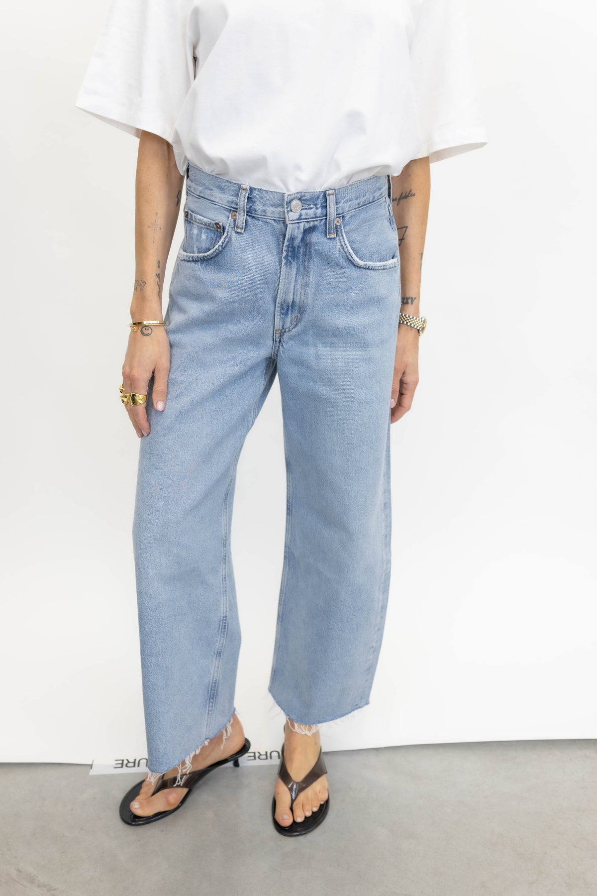 LOW CURVE FRAY IN FORCE JEANS AGOLDE 