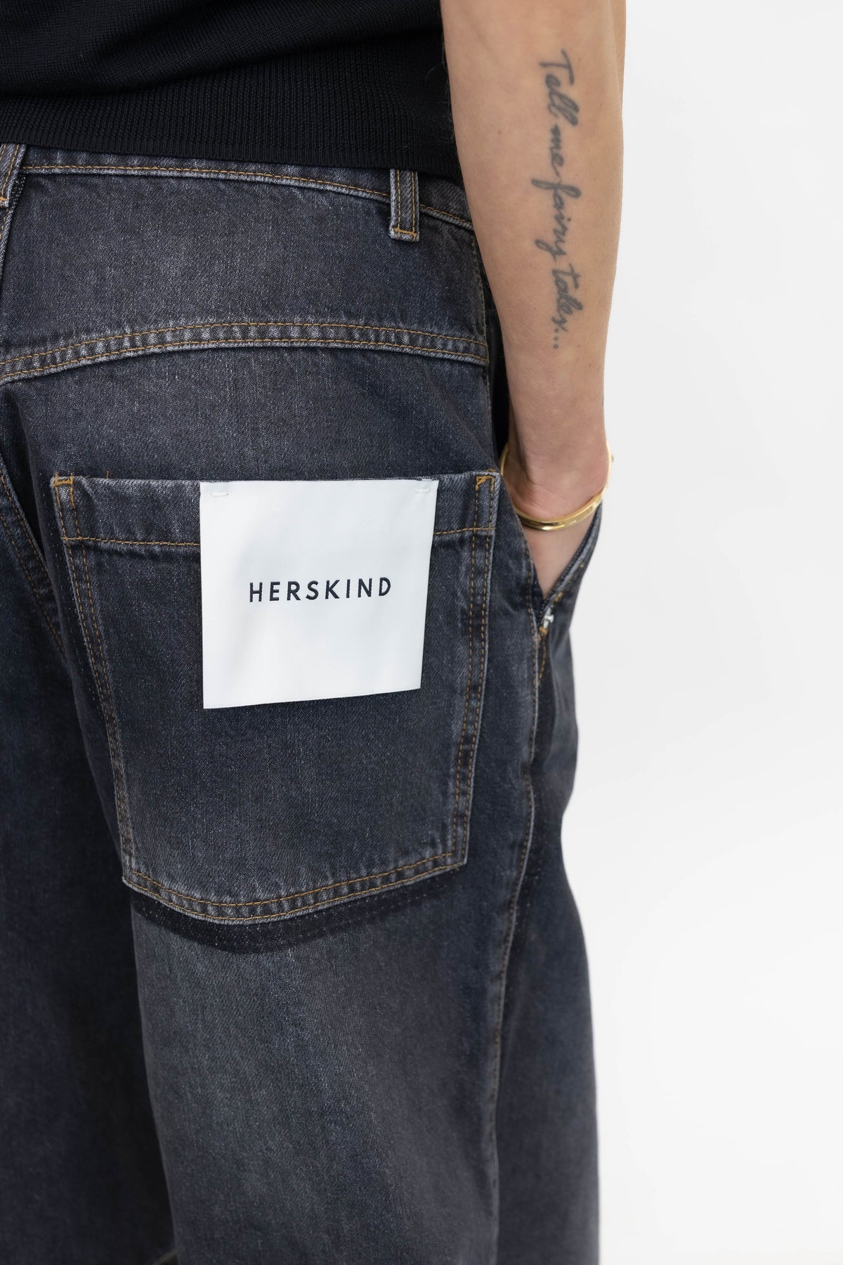 ESME DENIM JEANS IN BLACK JEANS HERSKIND 
