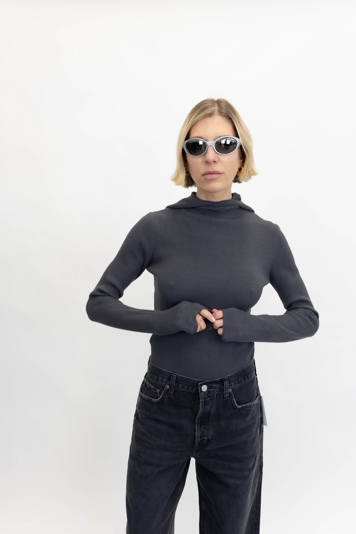 ALANIS HOOD KNIT IN DARK GREY KNIT OVAL SQUARE 
