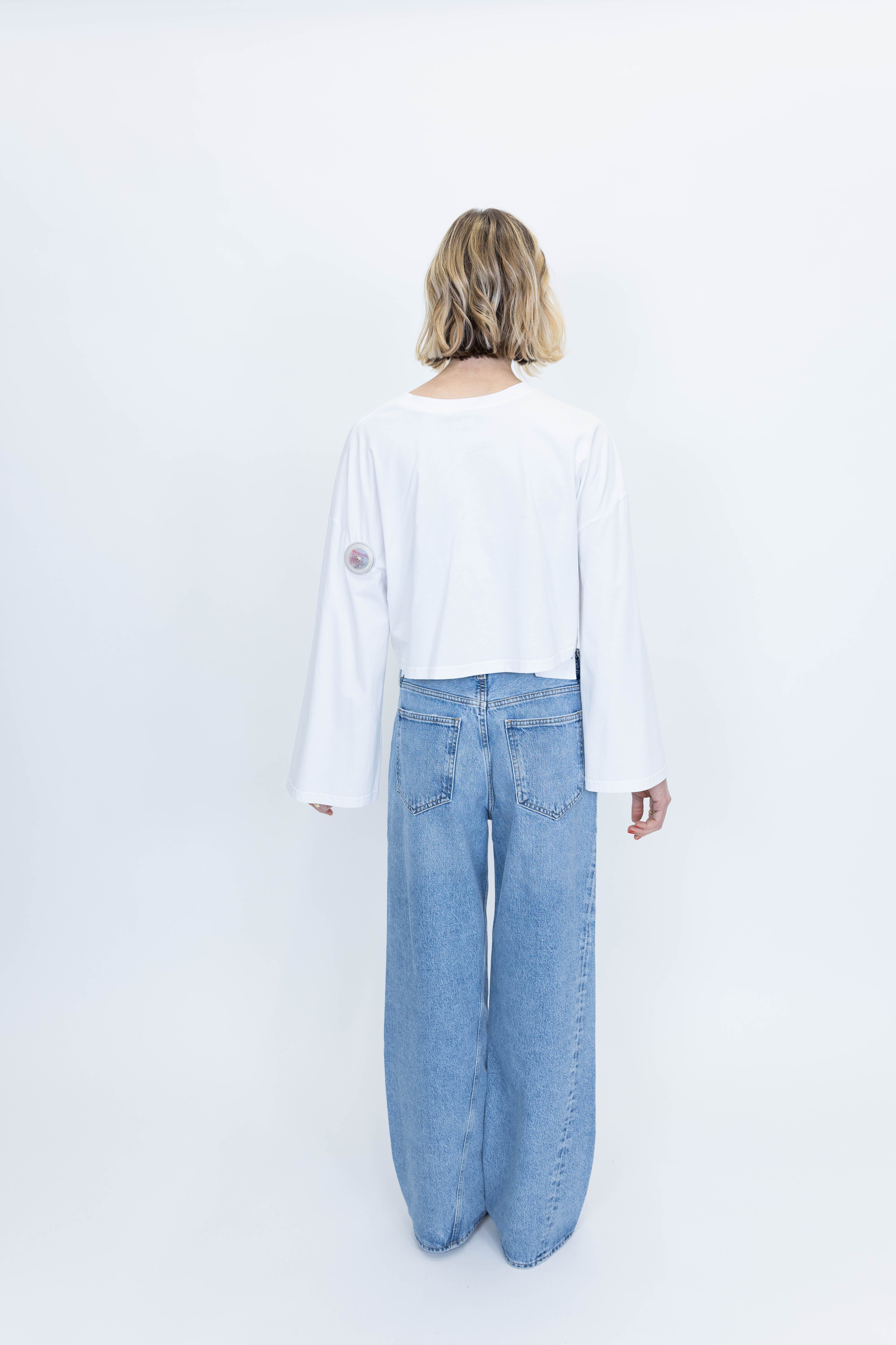 VIC LONGSLEEVE TEE IN WHITE TEE KURE 