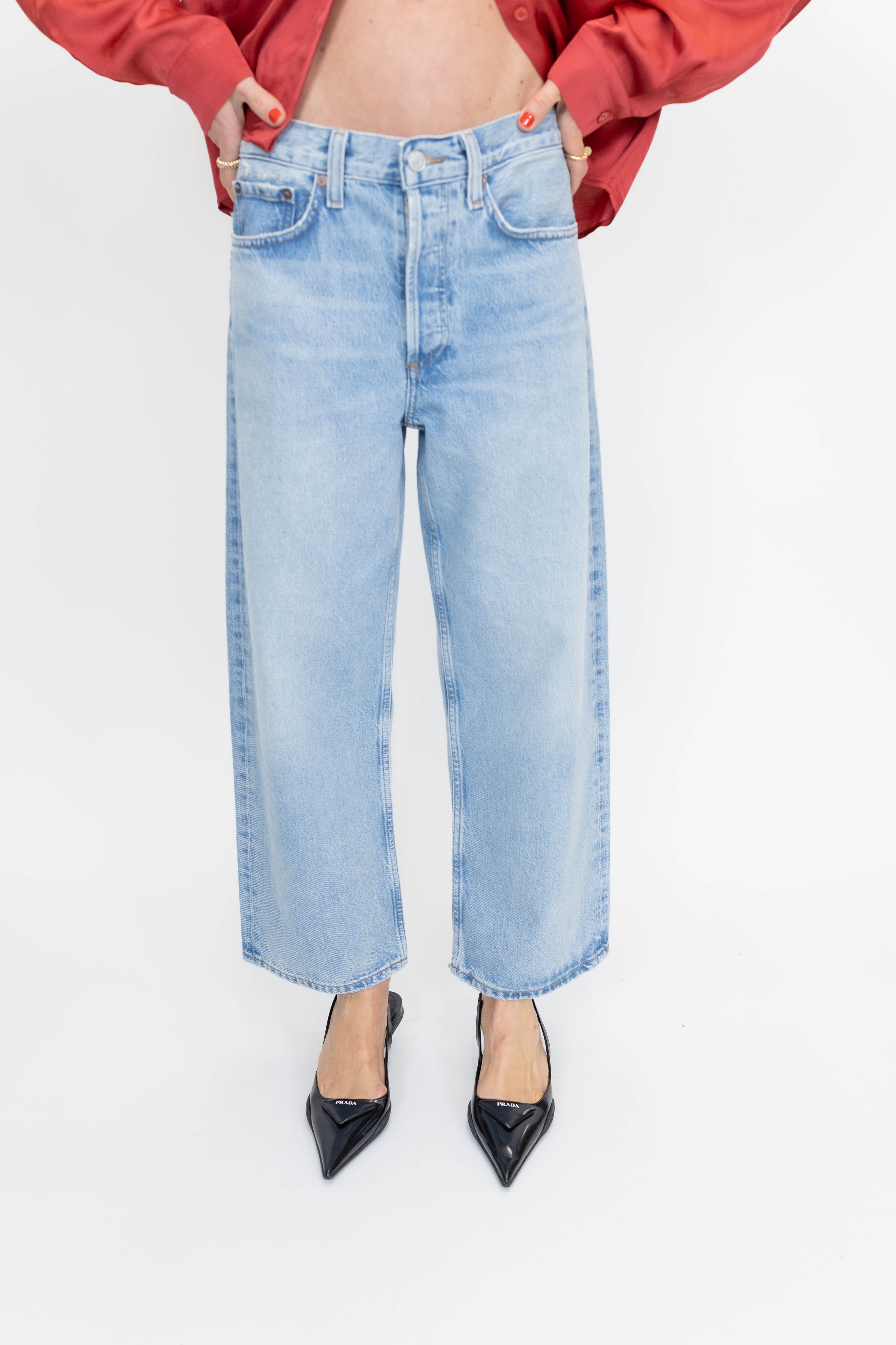 ARC BOW-LEG JEAN IN BLUE JEANS AGOLDE 