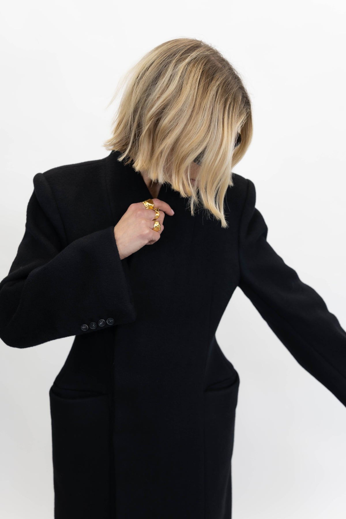 SCULPTED COAT IN BLACK COAT LA PISCINE 