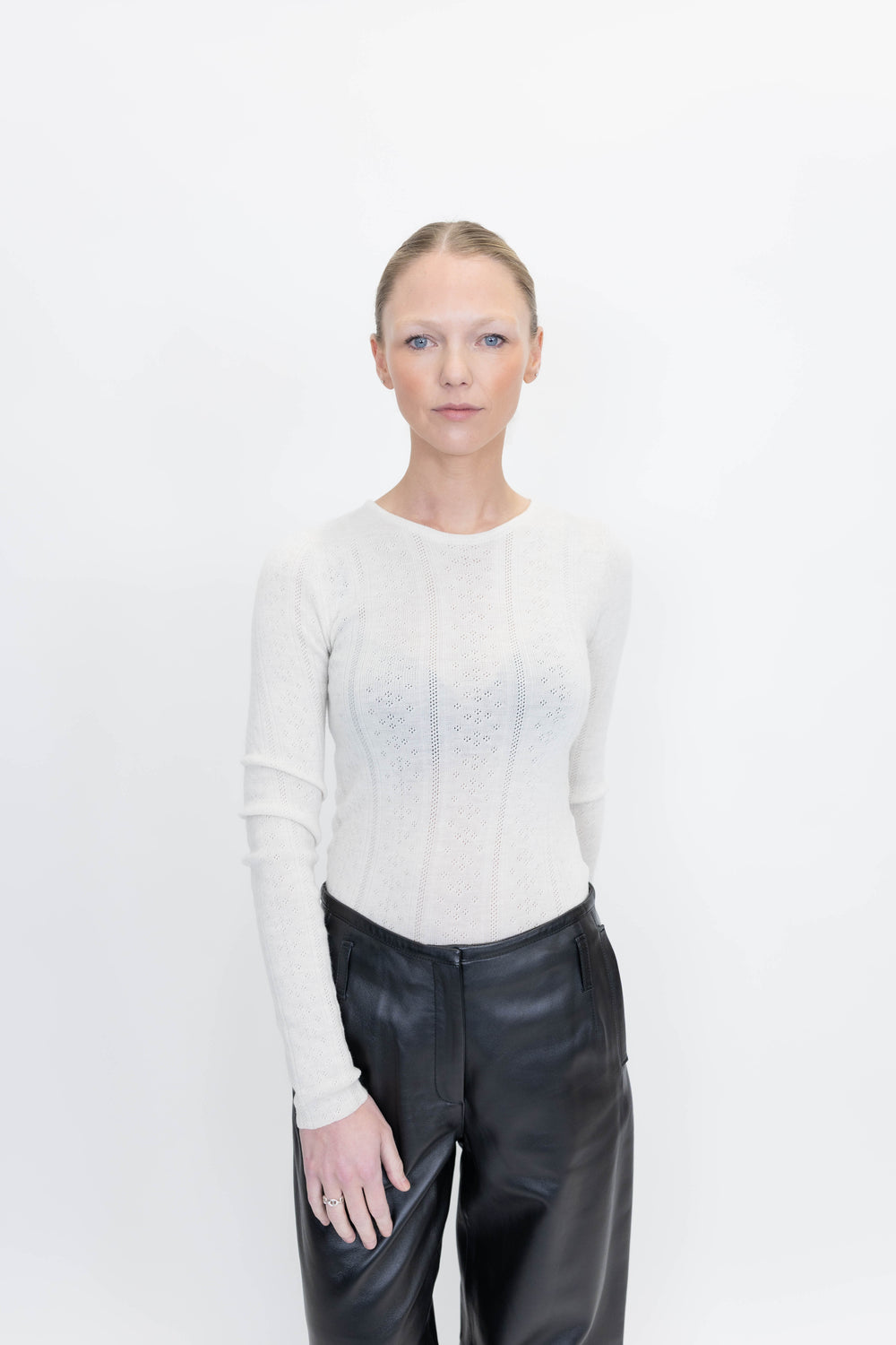 CAMB KNIT BLOUSE IN OFF WHITE