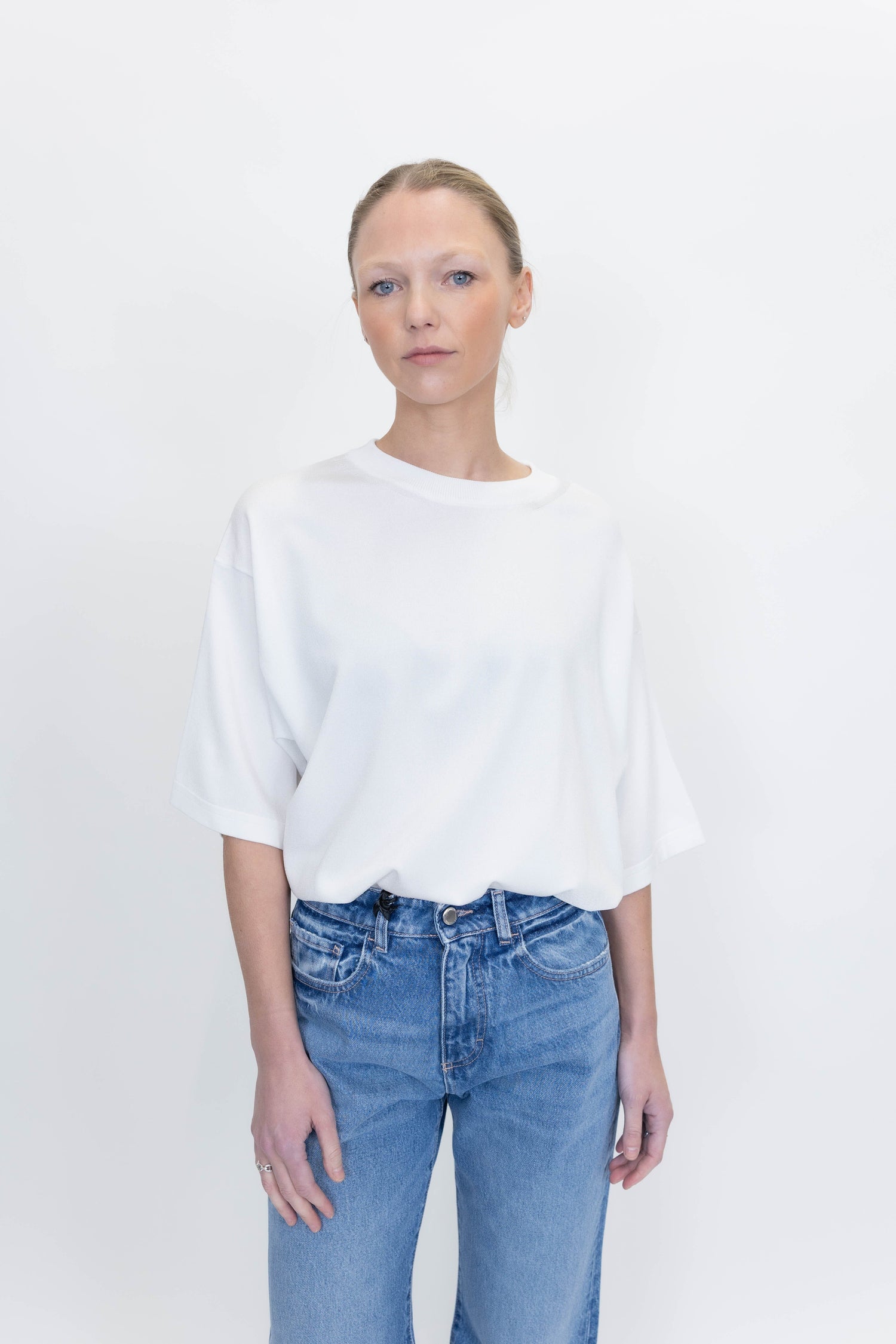 KAGITI OVERSIZED KNITTED T-SHIRT IN WHITE T-SHIRT CHRISTIAN WIJNANTS 