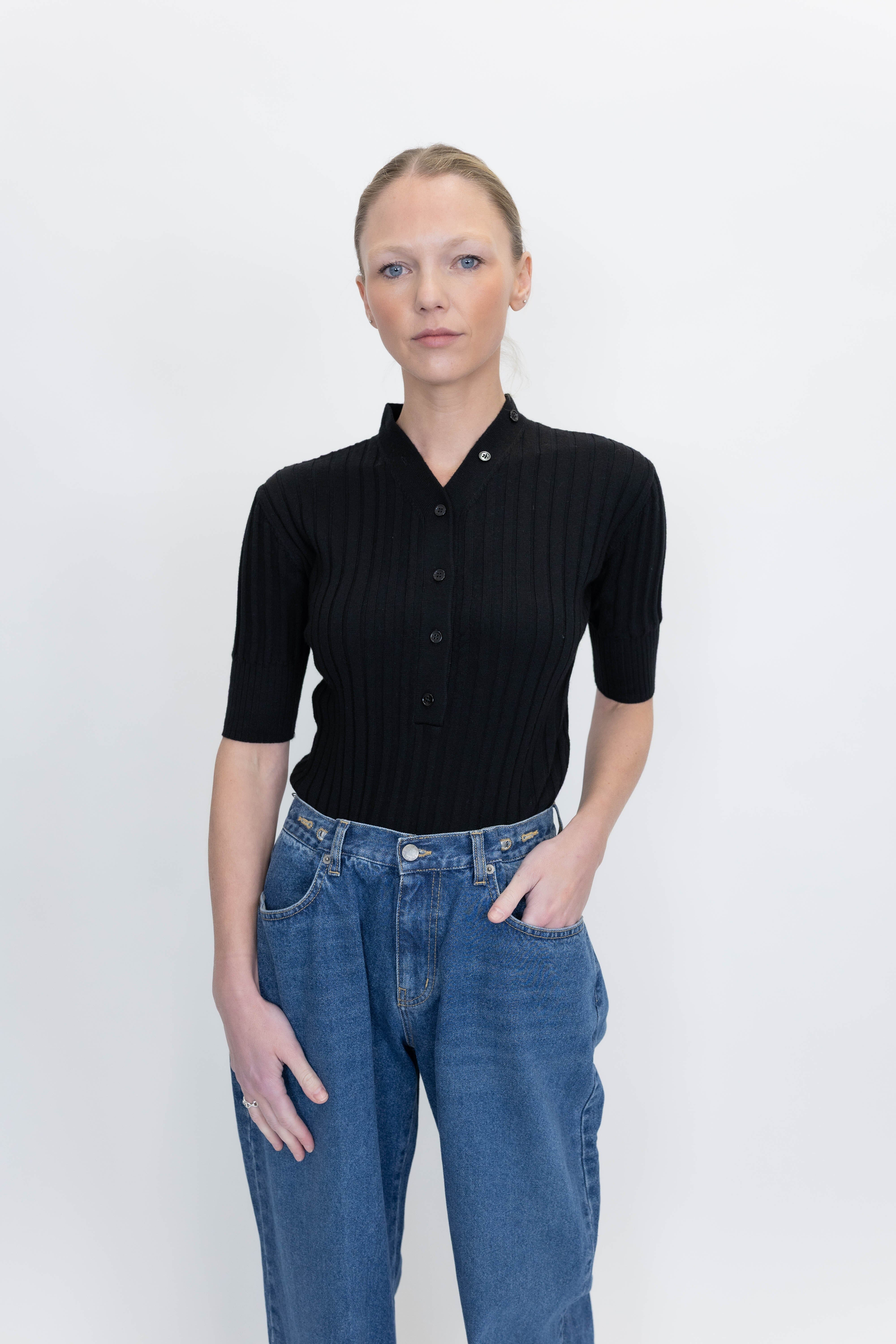 LUNEA PULLOVER IN BLACK PULLOVER IRO 