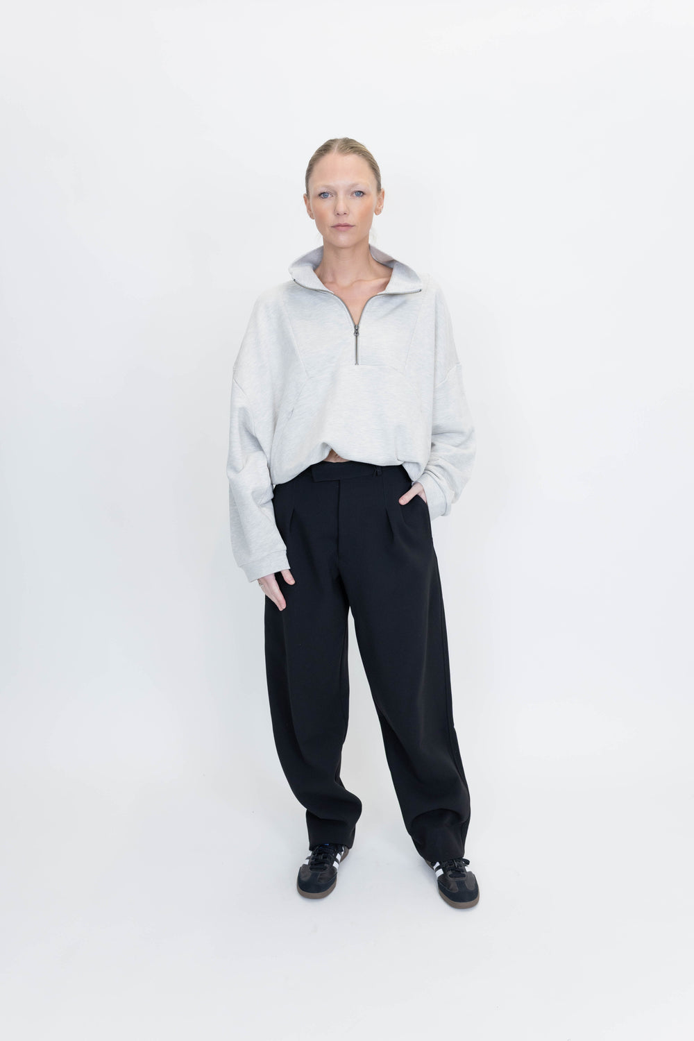 NORMI SWEATSHIRT IN LIGHT GREY