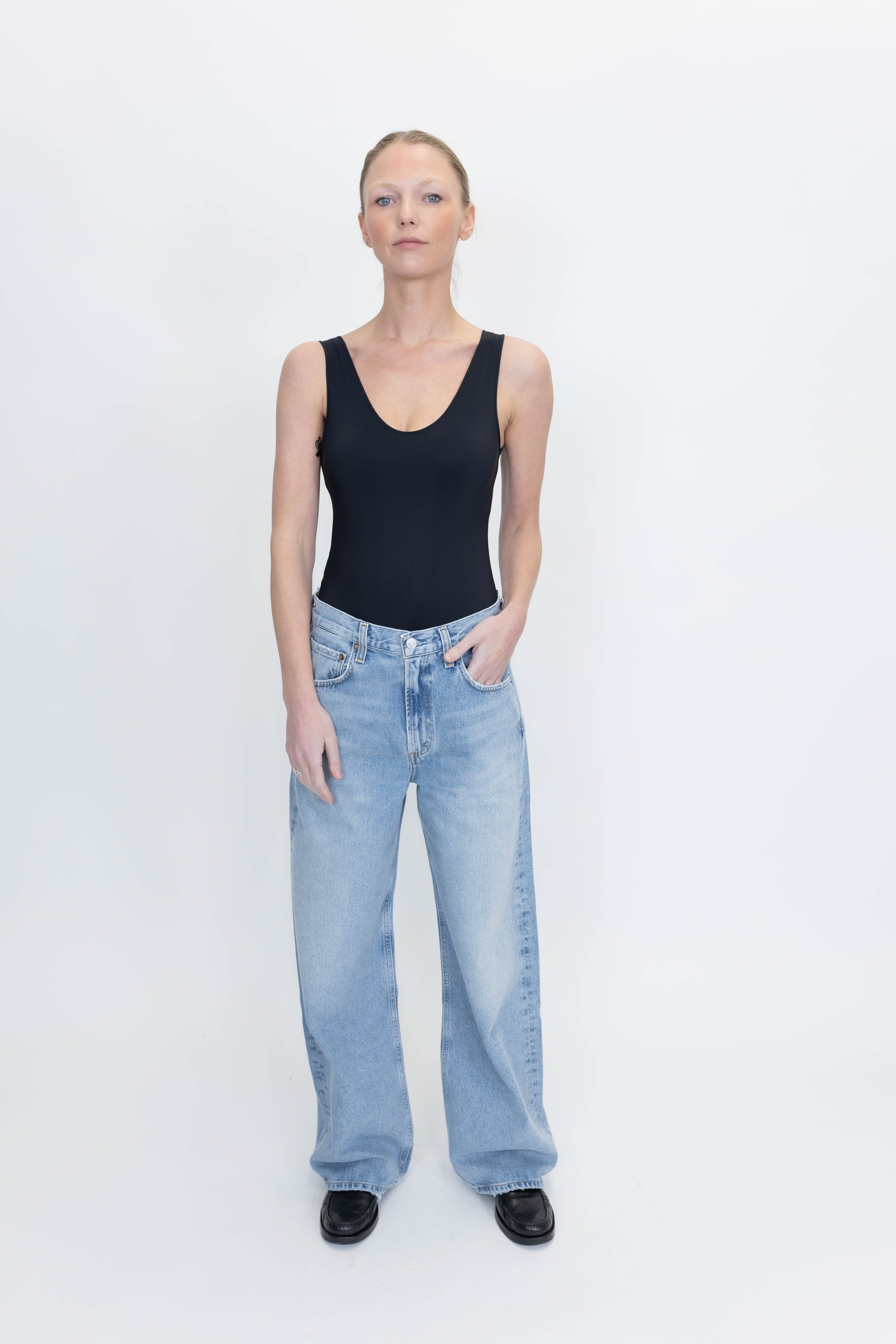 LOW CURVE JEANS IN FORCE JEANS AGOLDE 