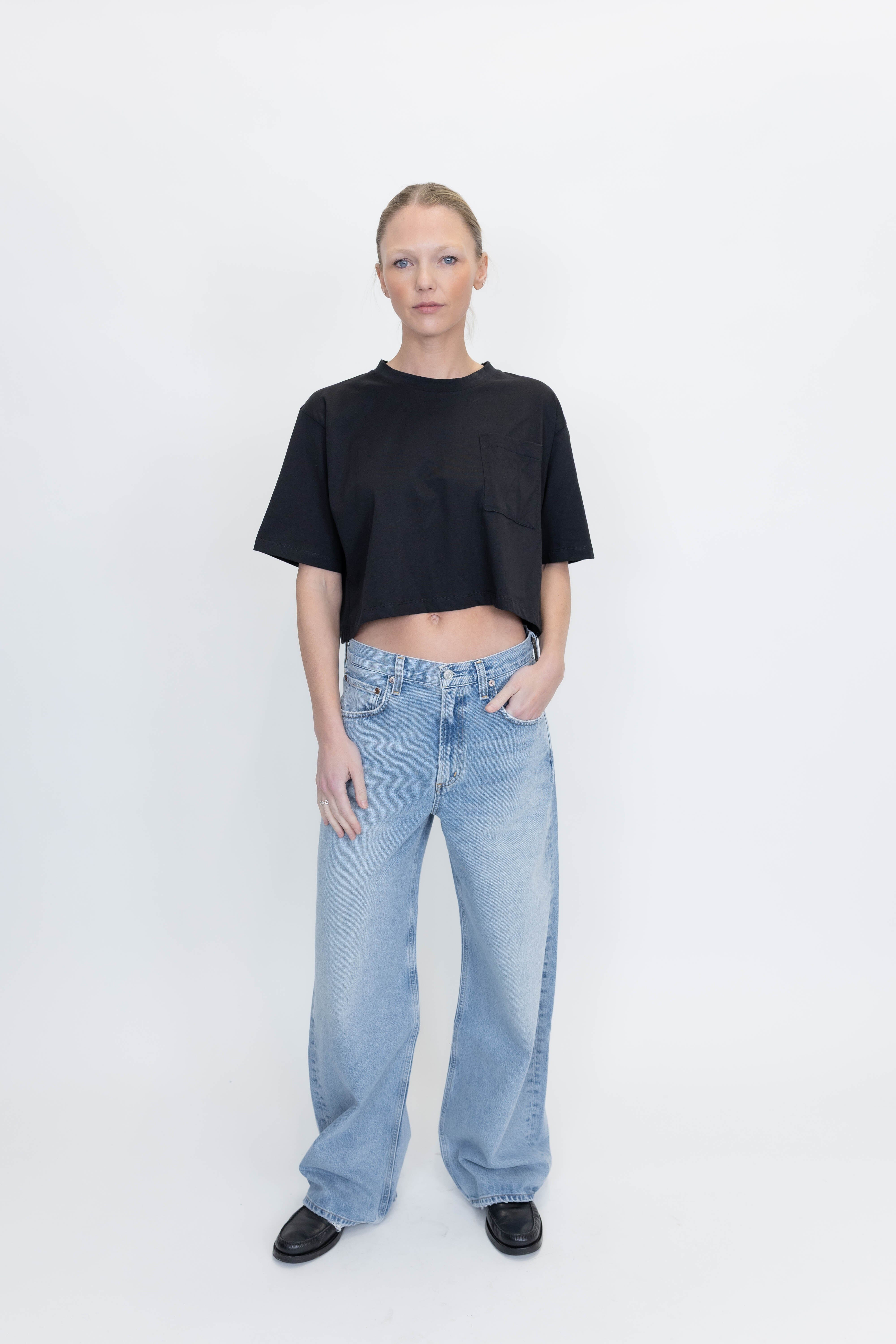 CROPPED T-SHIRT IN BLACK T-SHIRT STUDIO CUT 