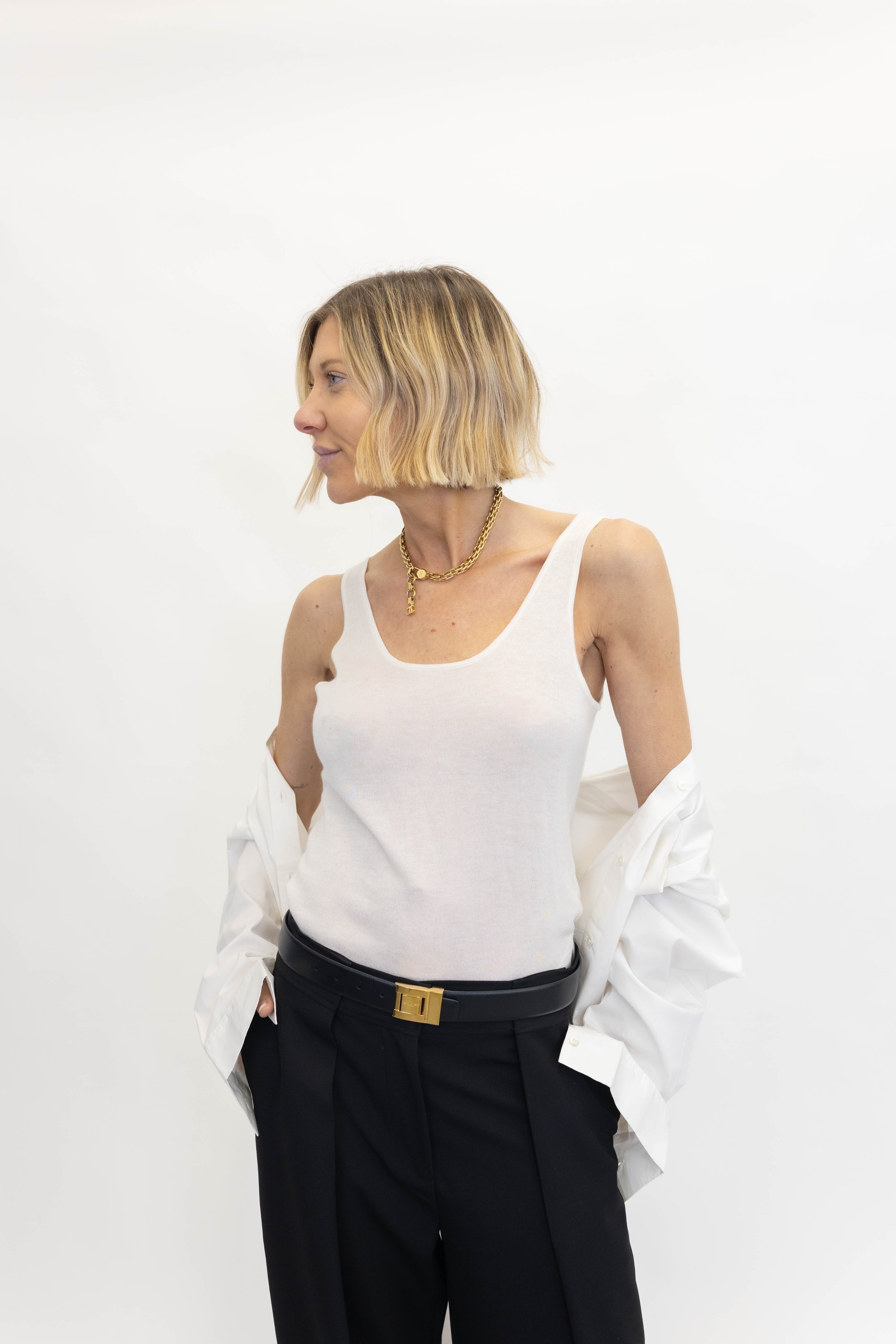 FEATHERLIGHT SINGLET IN WHITE TOP SOFT GOAT 