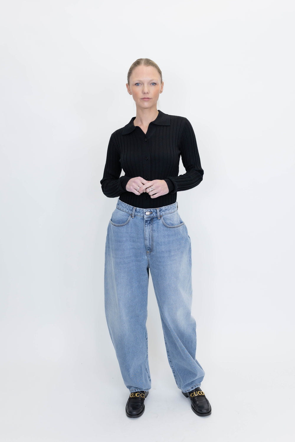 LEONISE PULLOVER IN BLACK