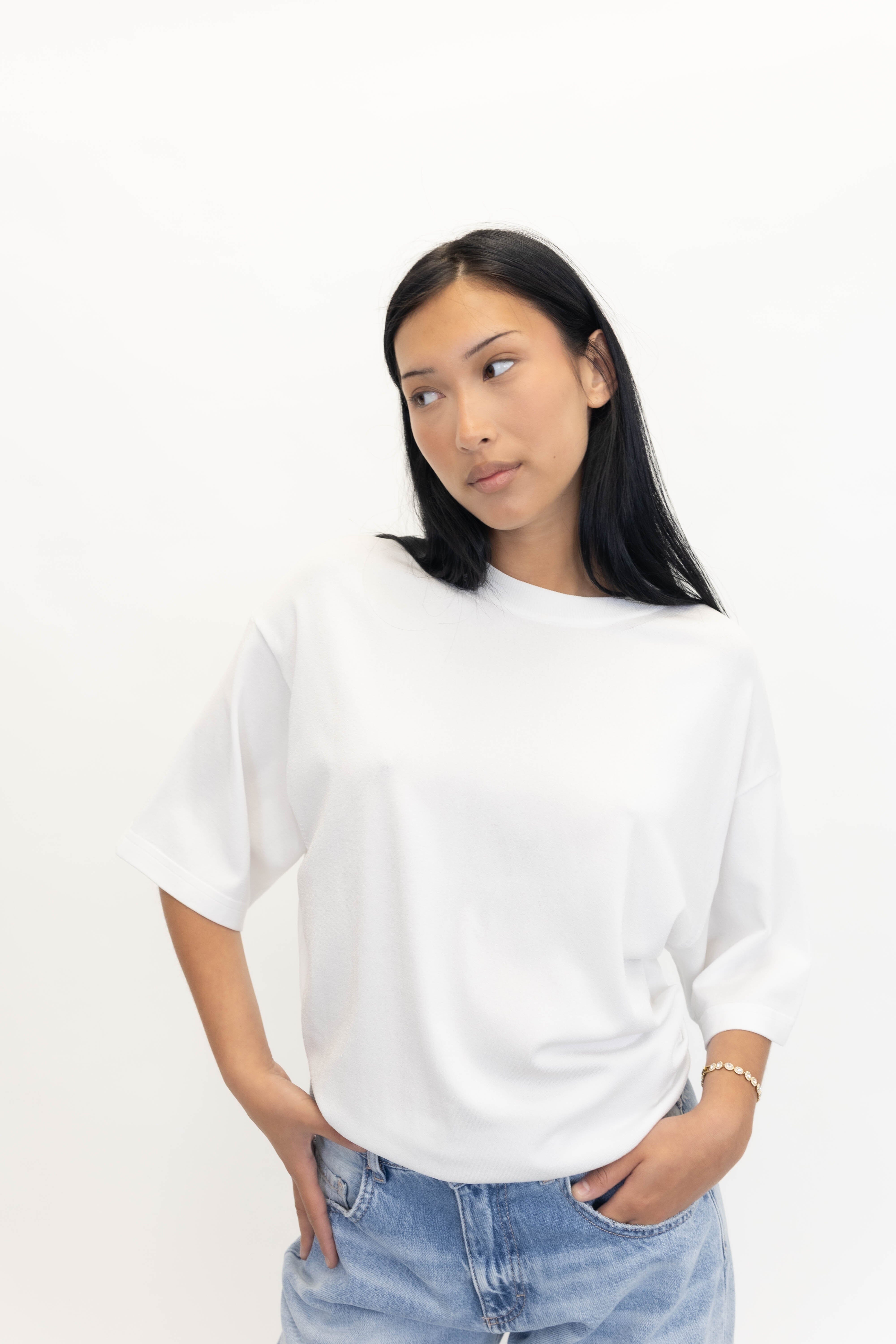 KAGITI OVERSIZED KNITTED T-SHIRT IN WHITE T-SHIRT CHRISTIAN WIJNANTS 